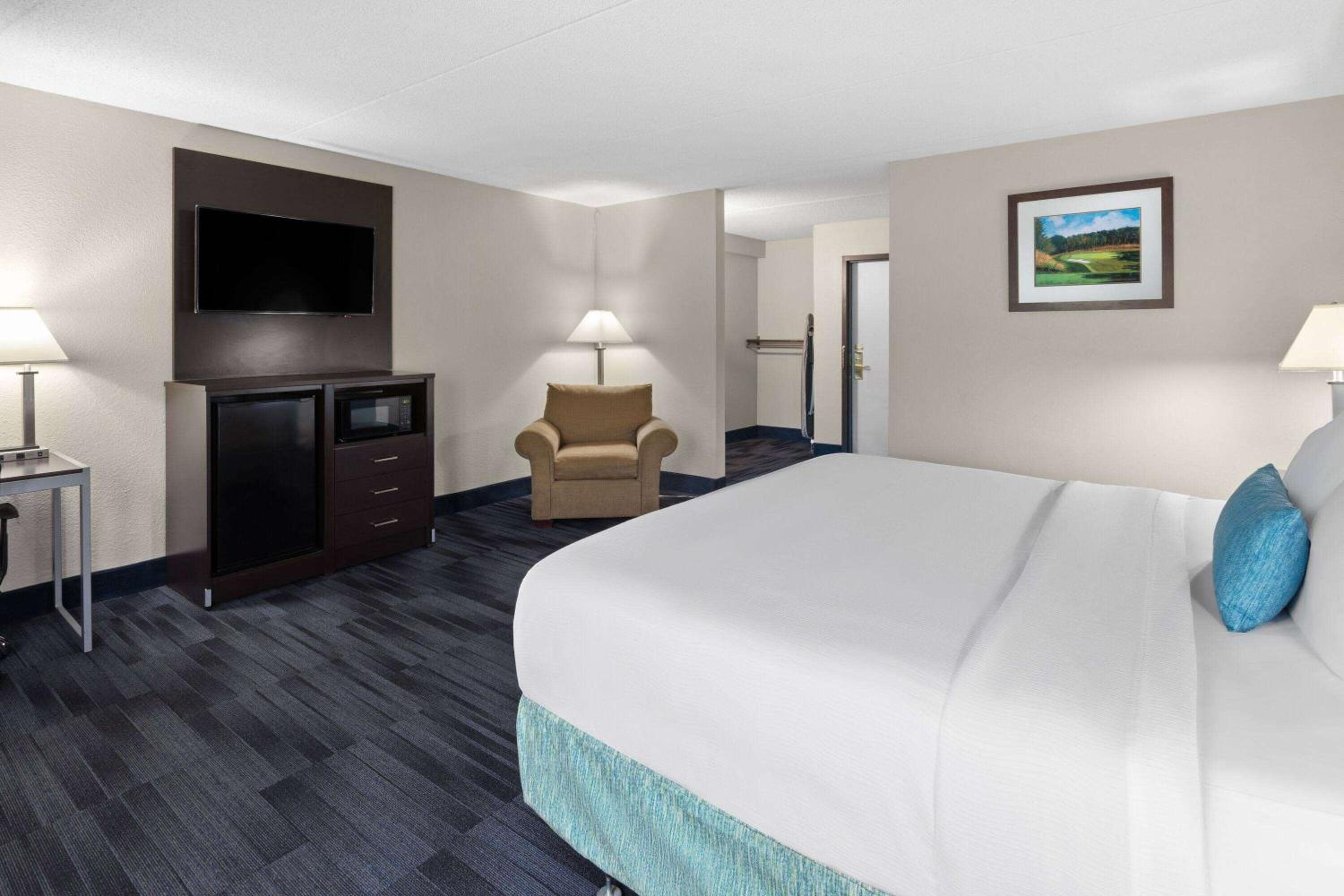 Farmington Vacations - Baymont Inn and Suites by Wyndham Farmington, MO - Property Image 3