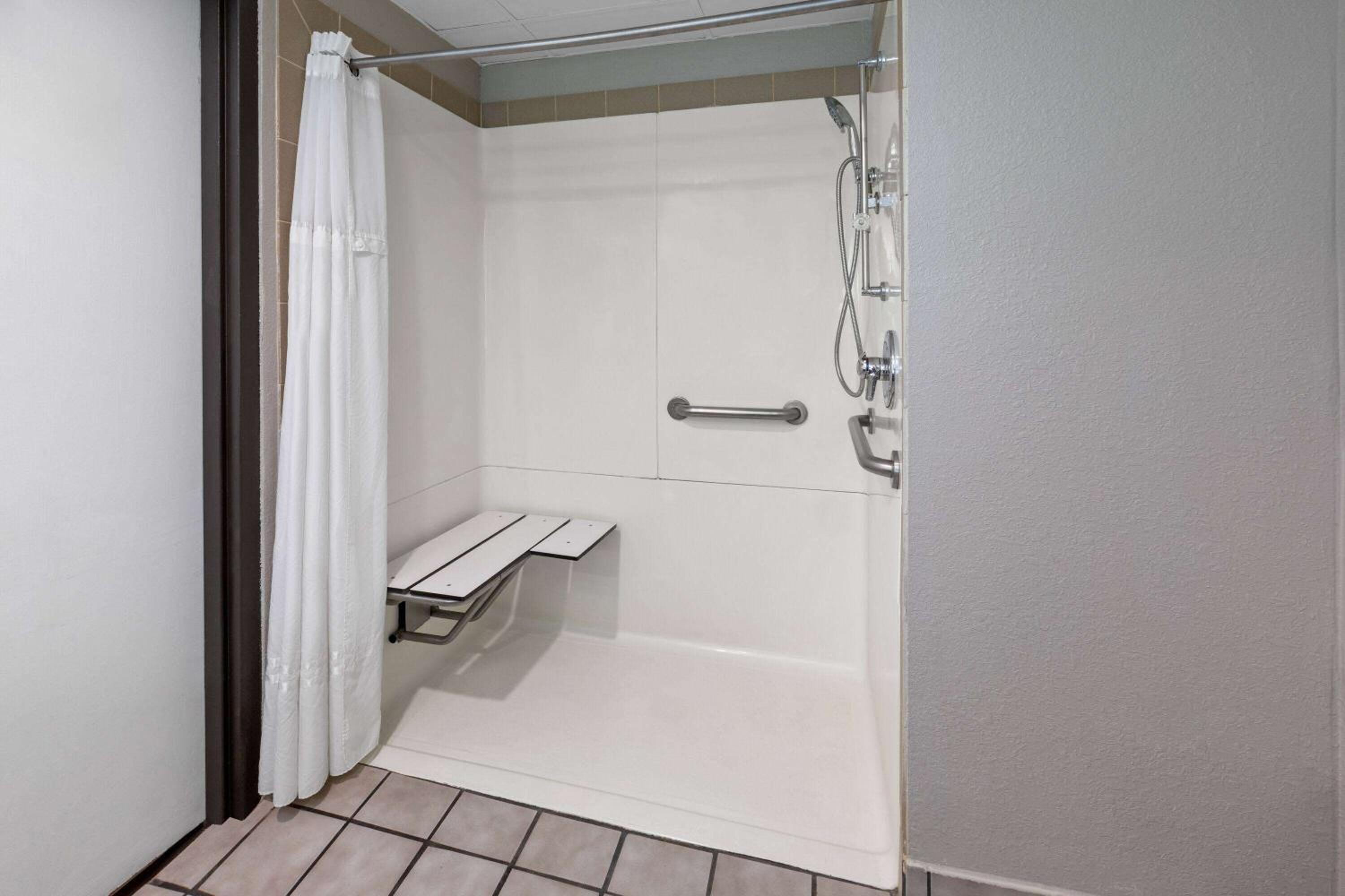 Farmington Vacations - Baymont Inn and Suites by Wyndham Farmington, MO - Property Image 1