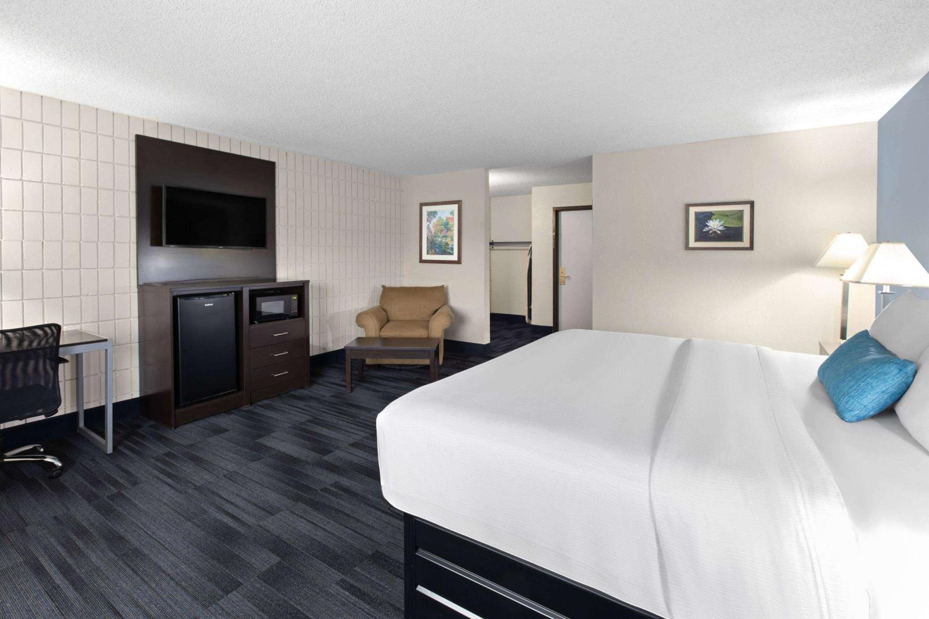 Farmington Vacations - Baymont Inn and Suites by Wyndham Farmington, MO - Property Image 10