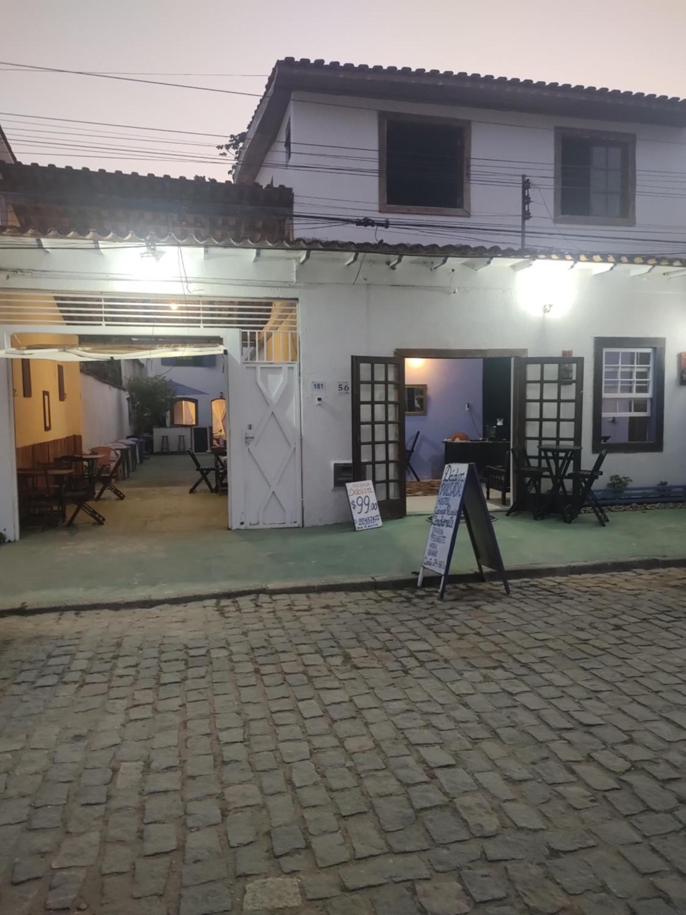 Casa da Diva 6 suite Azaleia casal frente a praia do pontal no centro