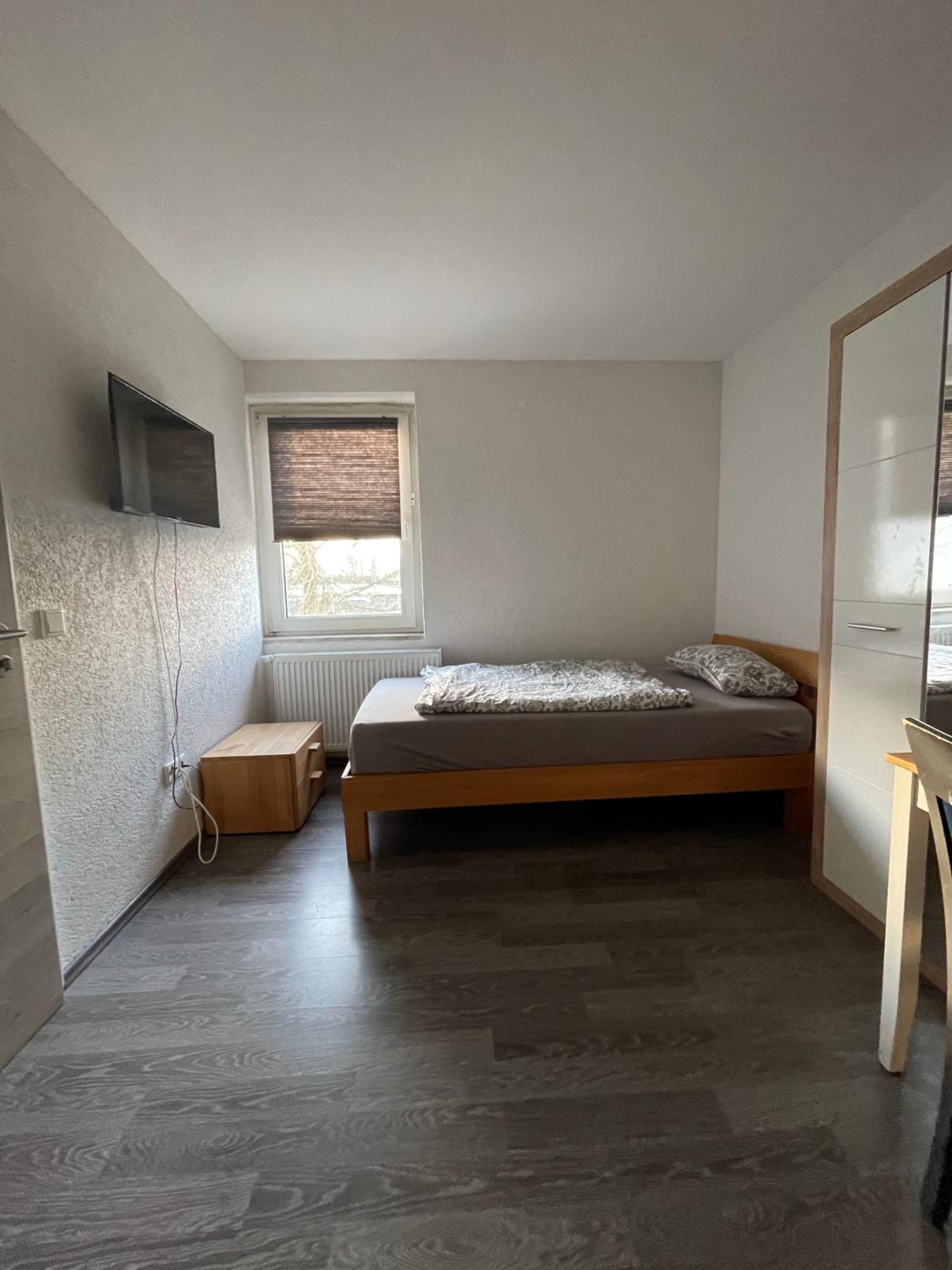 Pension & Monteurzimmer - Free Parking & 24h Check-in Bielefeld