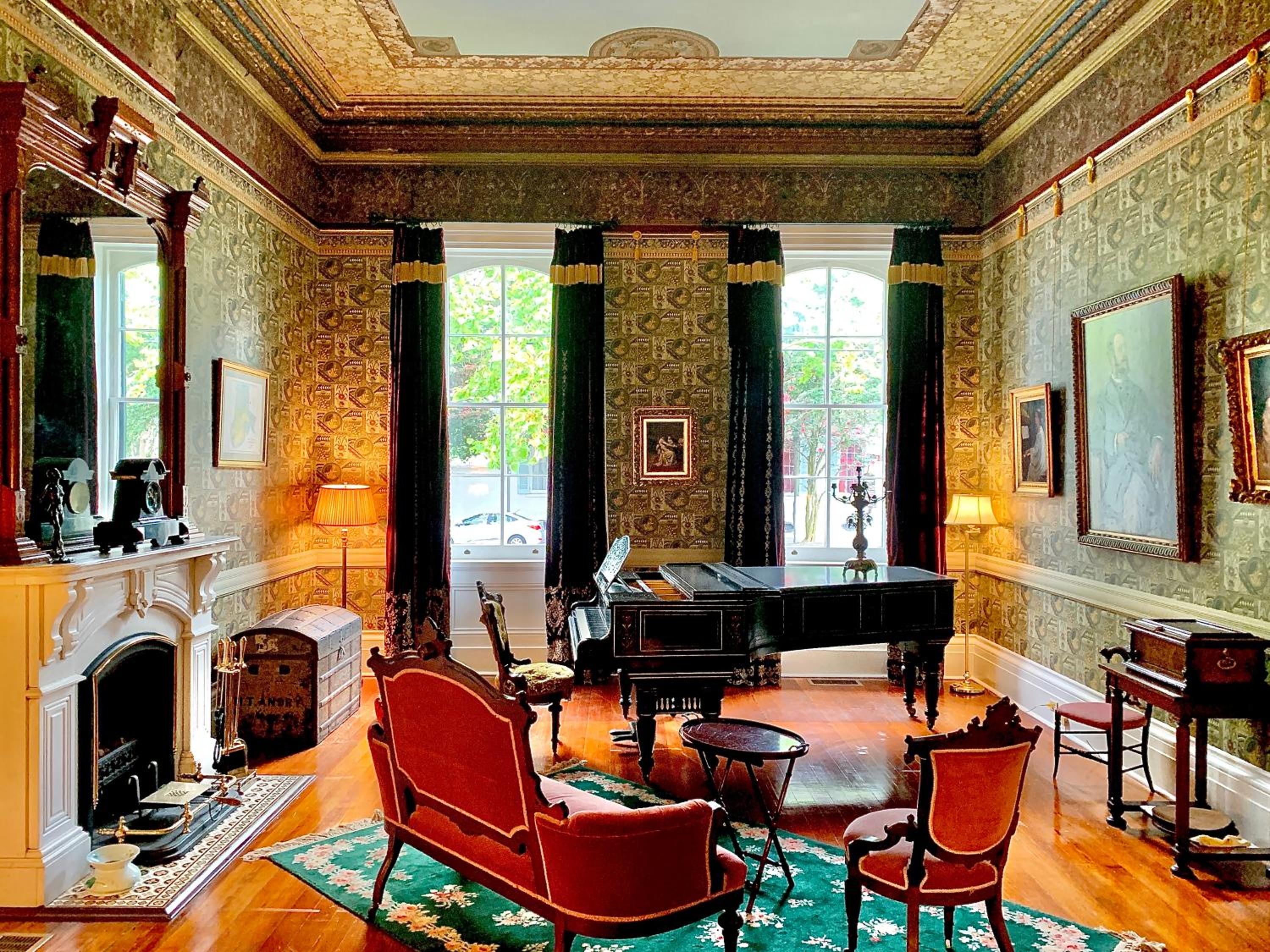 The Lanaux Mansion view 5