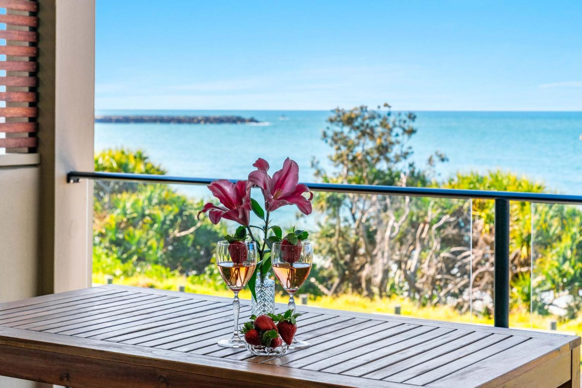 Convent Cove 3 - Views over Convent - Holiday Yamba