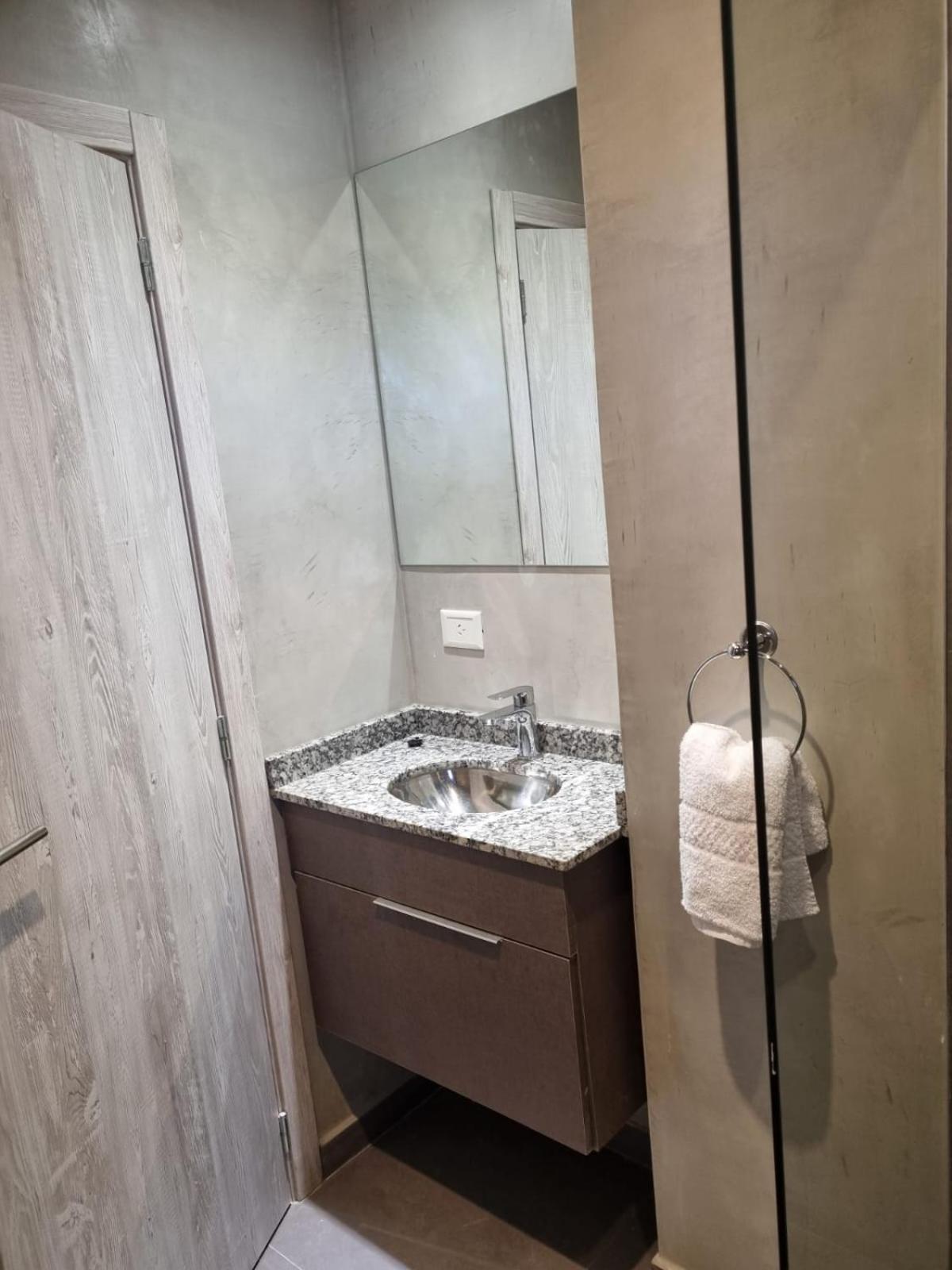 Lobizon Semipiso alto y nuevo 2 baños 2 dormitorios 95m2 Excelente ubicacion