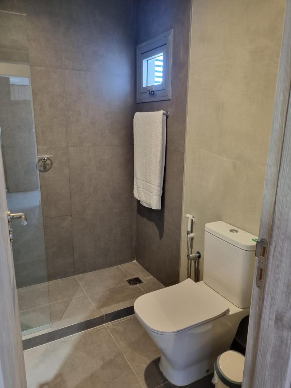 Lobizon Semipiso alto y nuevo 2 baños 2 dormitorios 95m2 Excelente ubicacion