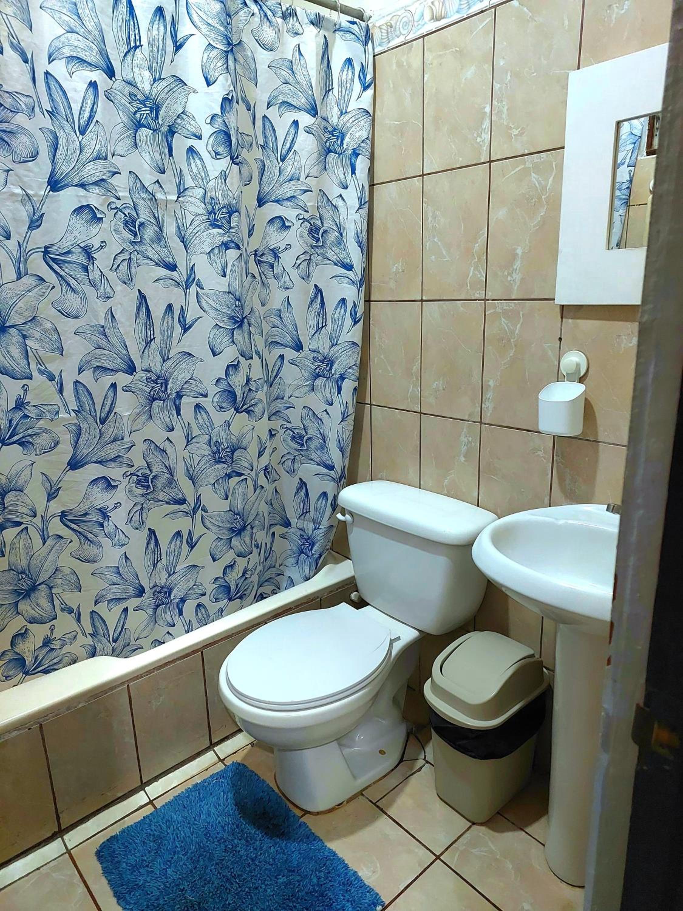 Casa del Pacífico en Puntarenas Centro con parqueo