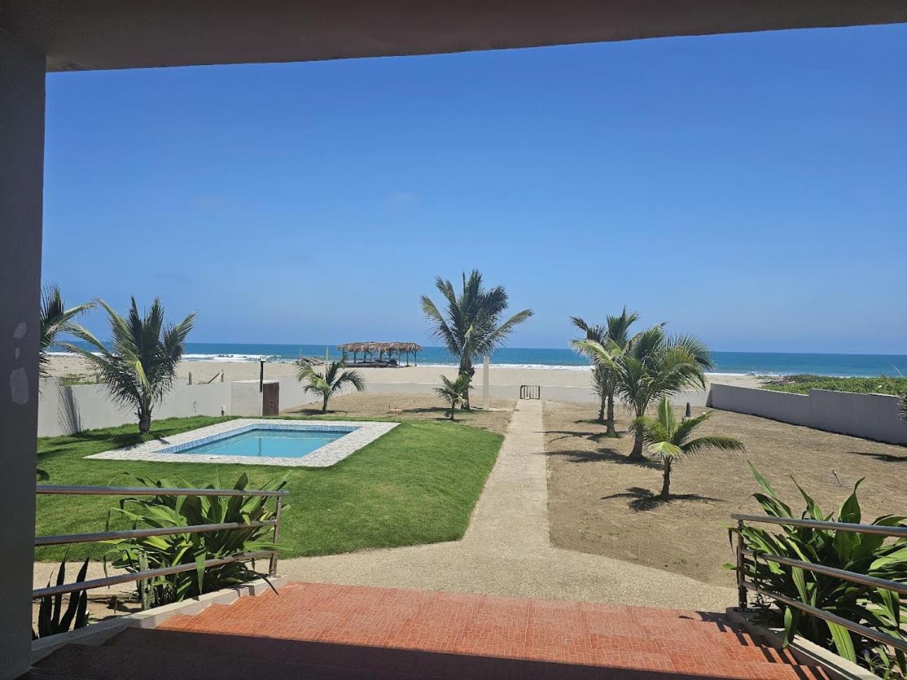 Hermosa Casa en Pto Cayo Ecuador