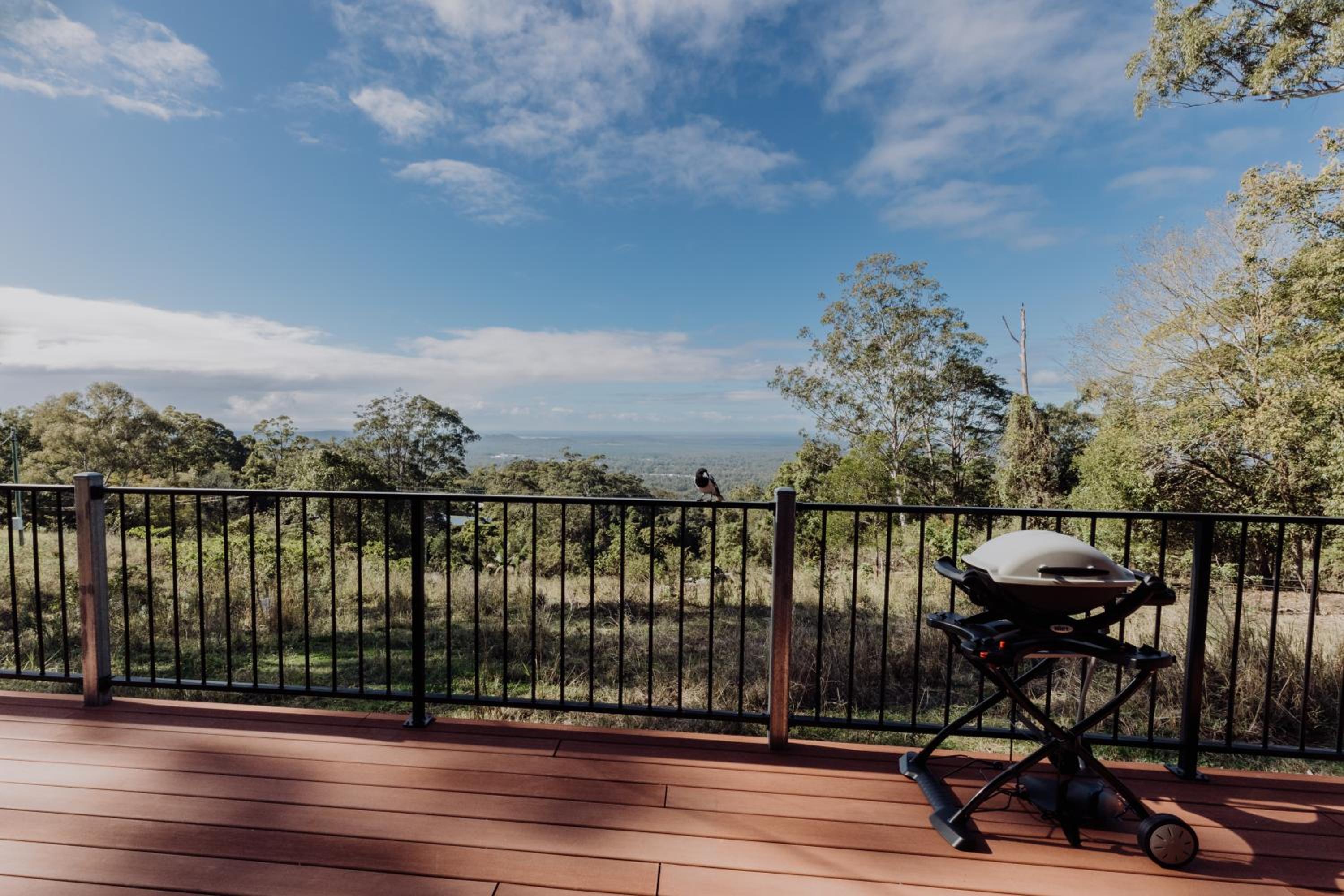 Acreage property, pet friendly, outdoor campfire