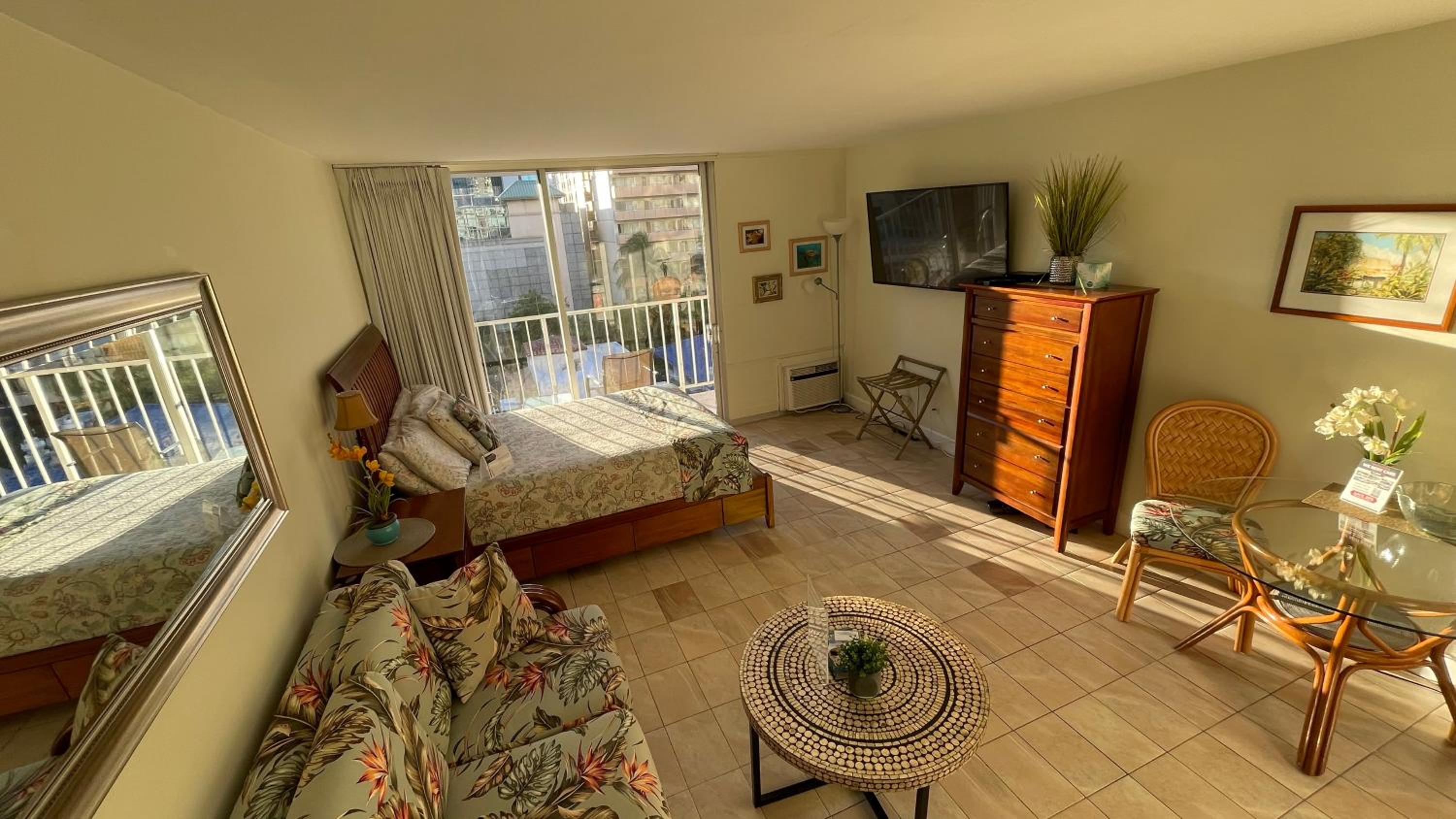 Tropical Studios at Marine Surf Waikiki - FREE PARKING - BEST LOCATION - FULL KITCHEN - SWIMMING POOL 照片第 190 張,共 263 張