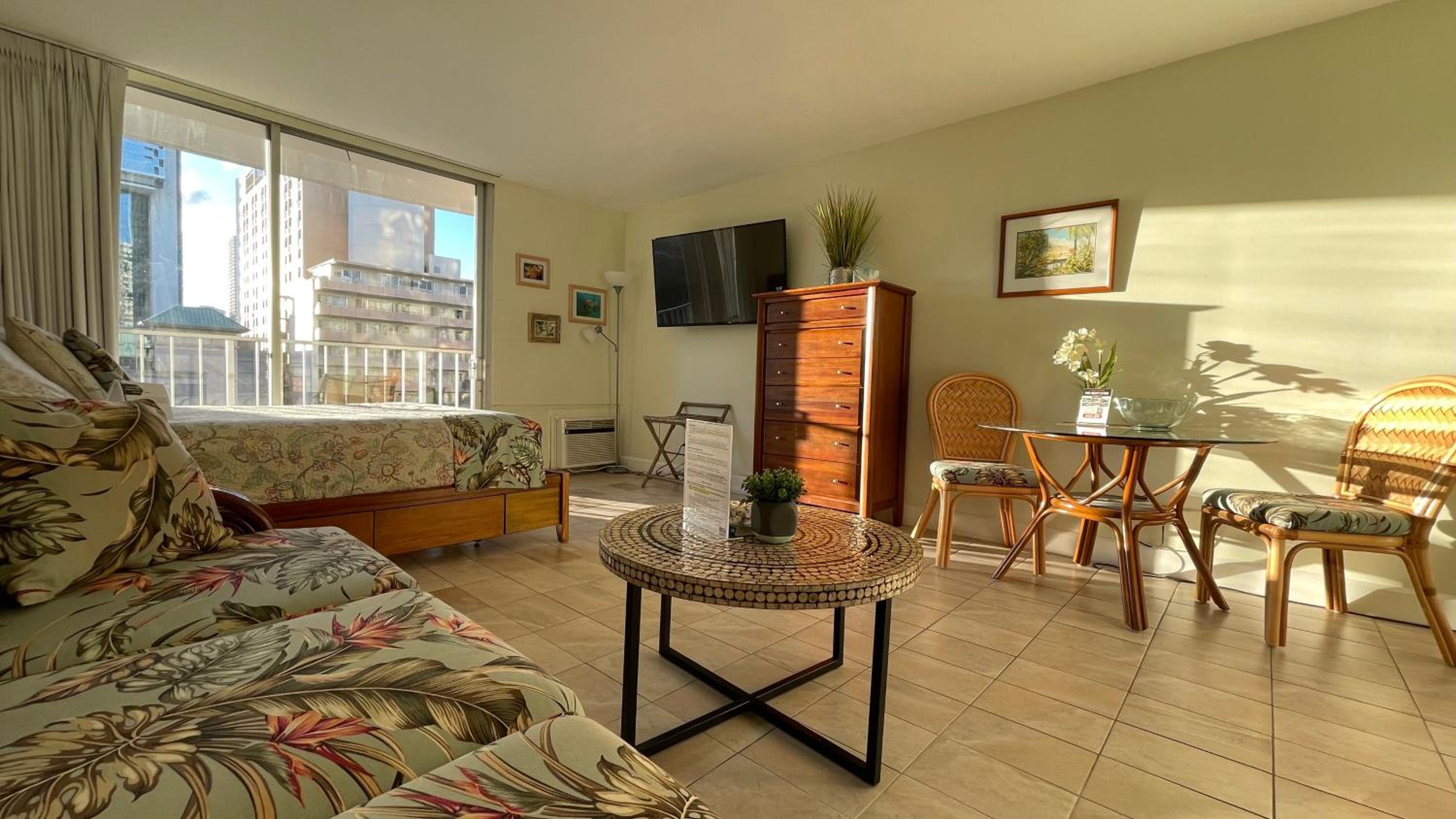 Tropical Studios at Marine Surf Waikiki - FREE PARKING - BEST LOCATION - FULL KITCHEN - SWIMMING POOL 照片第 145 張,共 263 張