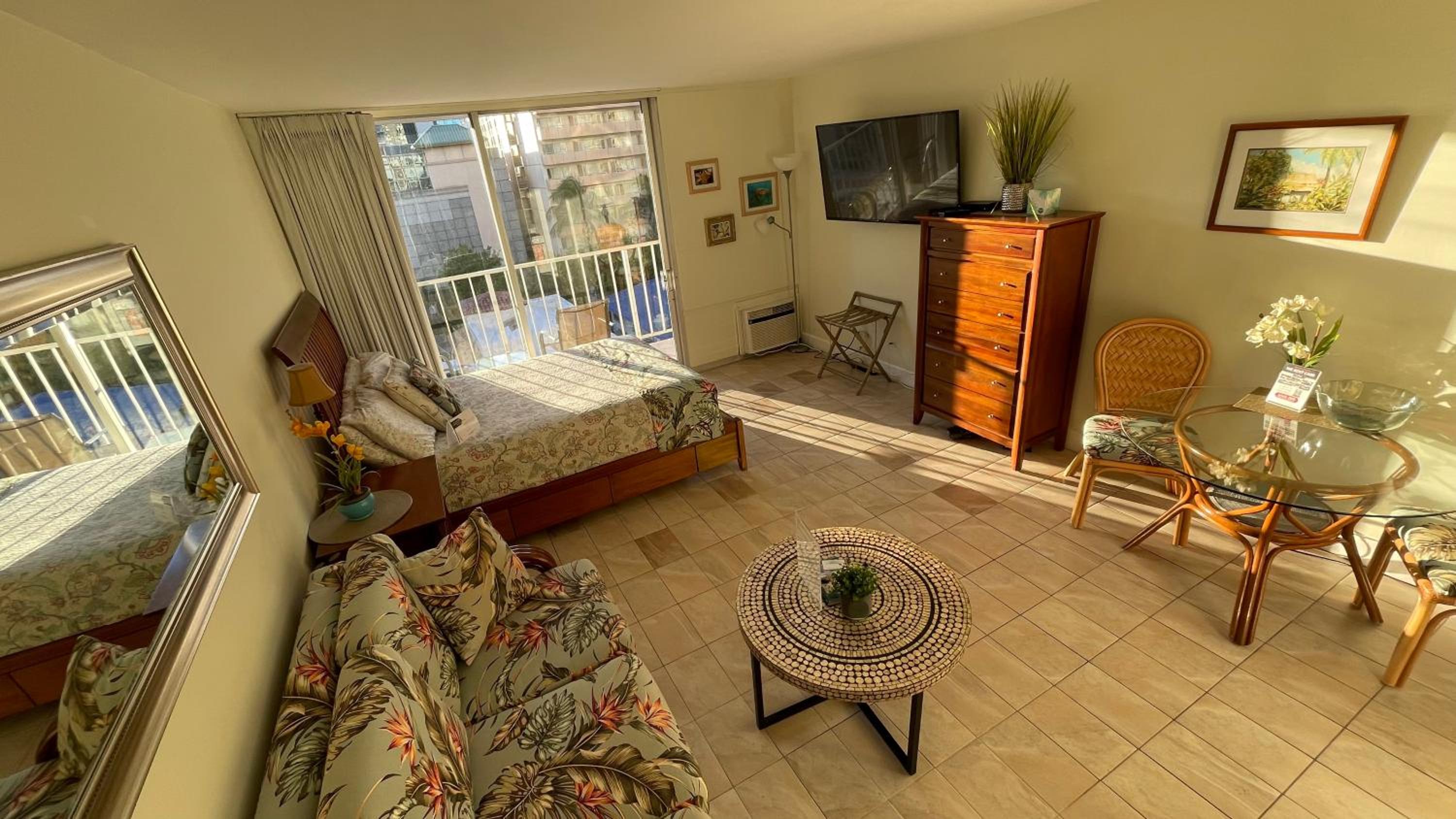 Tropical Studios at Marine Surf Waikiki - FREE PARKING - BEST LOCATION - FULL KITCHEN - SWIMMING POOL 照片第 35 張,共 263 張
