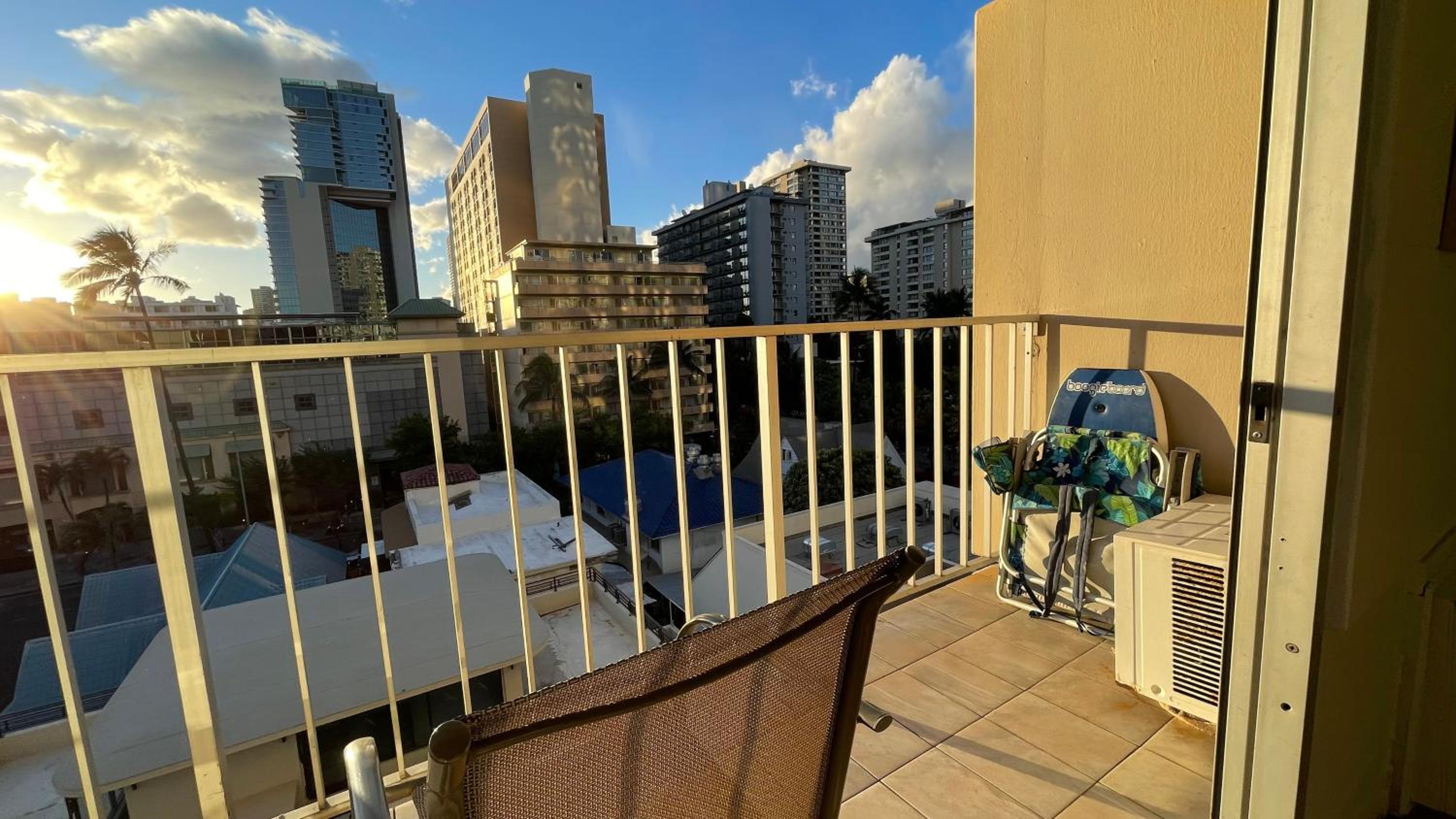 Tropical Studios at Marine Surf Waikiki - FREE PARKING - BEST LOCATION - FULL KITCHEN - SWIMMING POOL 照片第 126 張,共 263 張