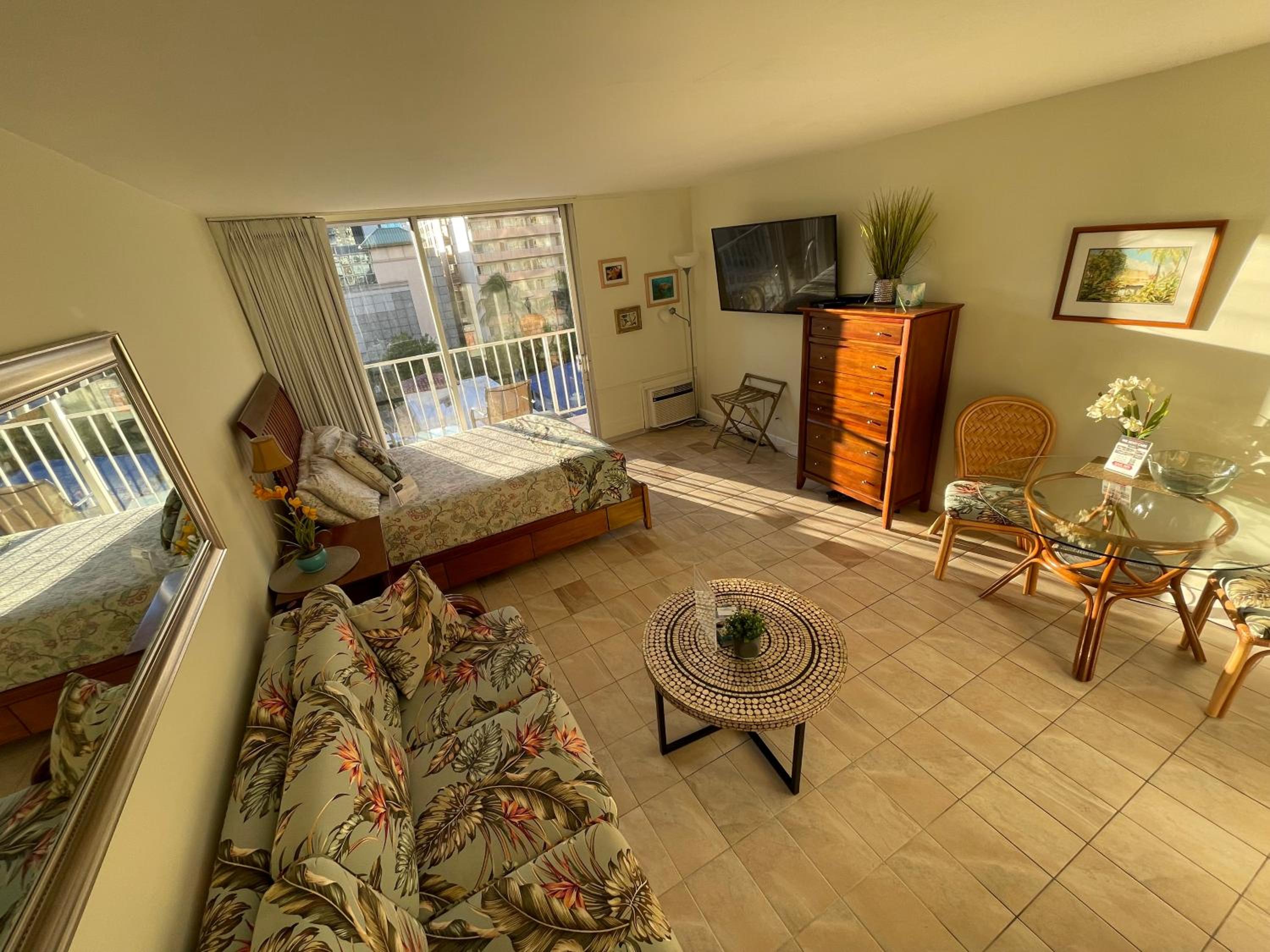 Tropical Studios at Marine Surf Waikiki - FREE PARKING - BEST LOCATION - FULL KITCHEN - SWIMMING POOL 照片第 182 張,共 263 張