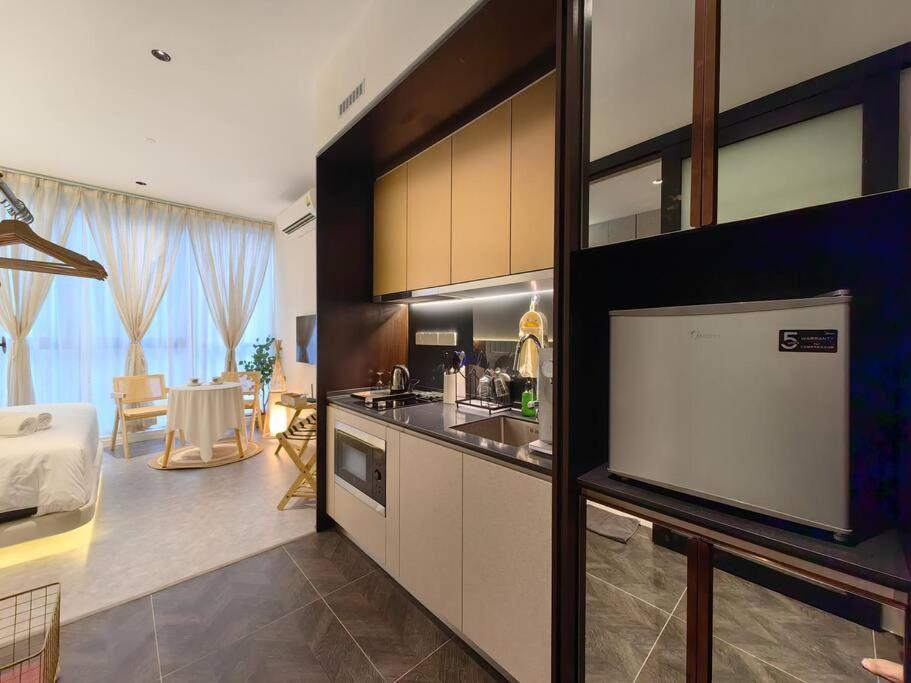 Scarletz Suites by Stevvy KL Home Stay