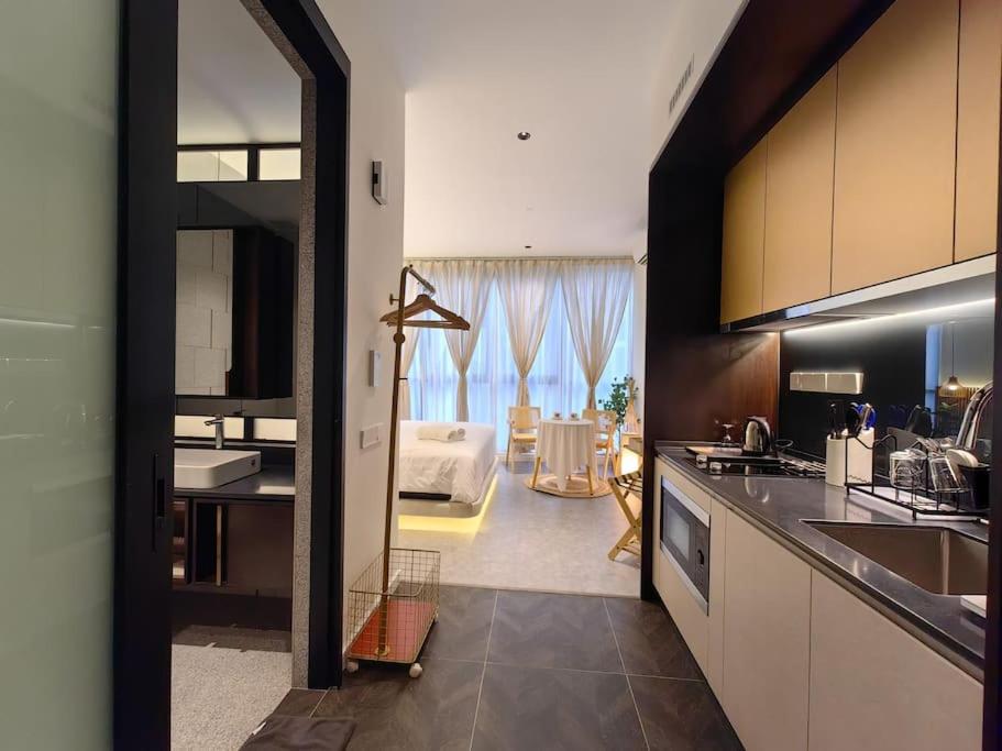 Scarletz Suites by Stevvy KL Home Stay