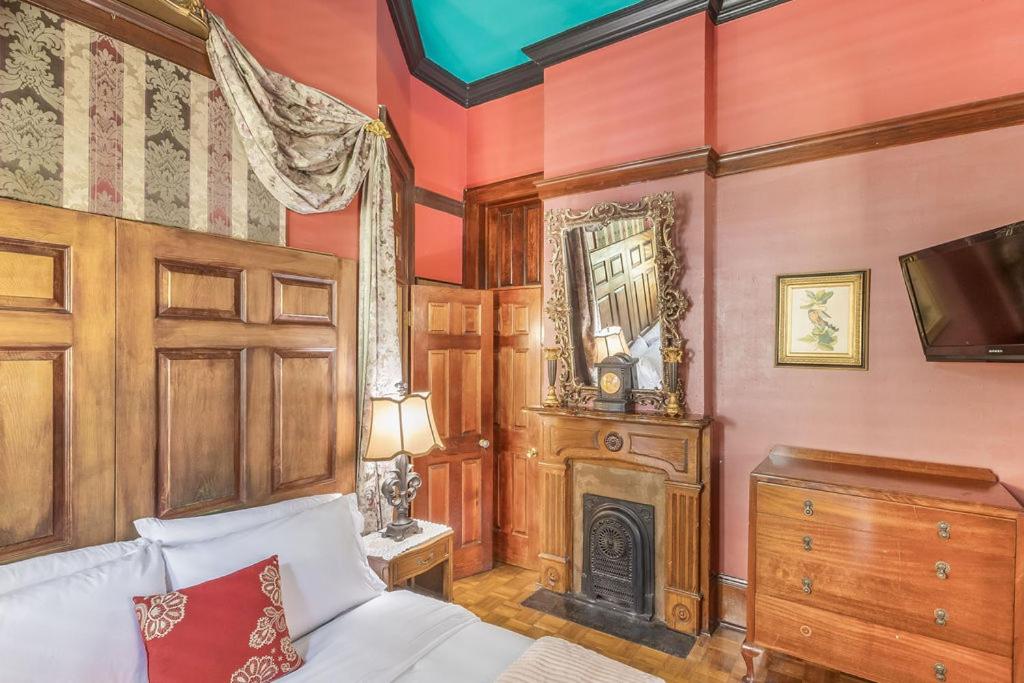 Royal Barracks Guest House
