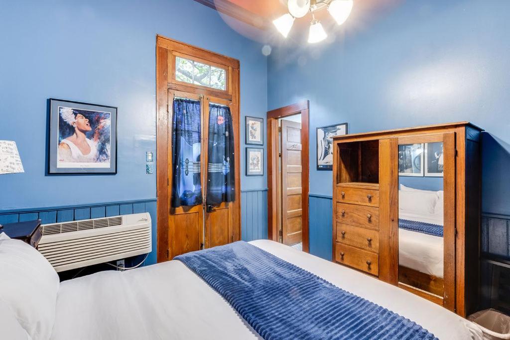 Royal Barracks Guest House