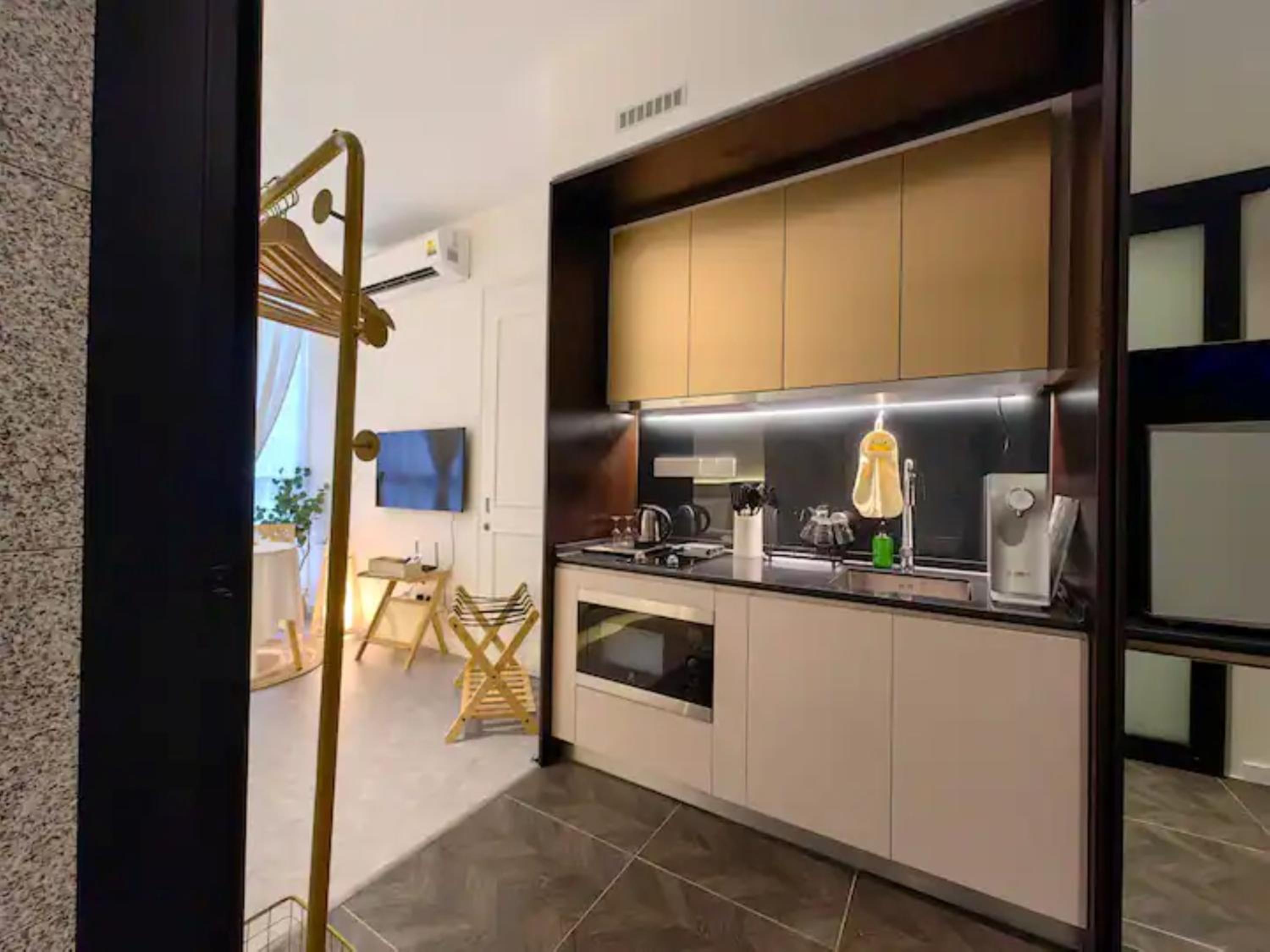 Scarletz Suites by Stevvy KL Home Stay