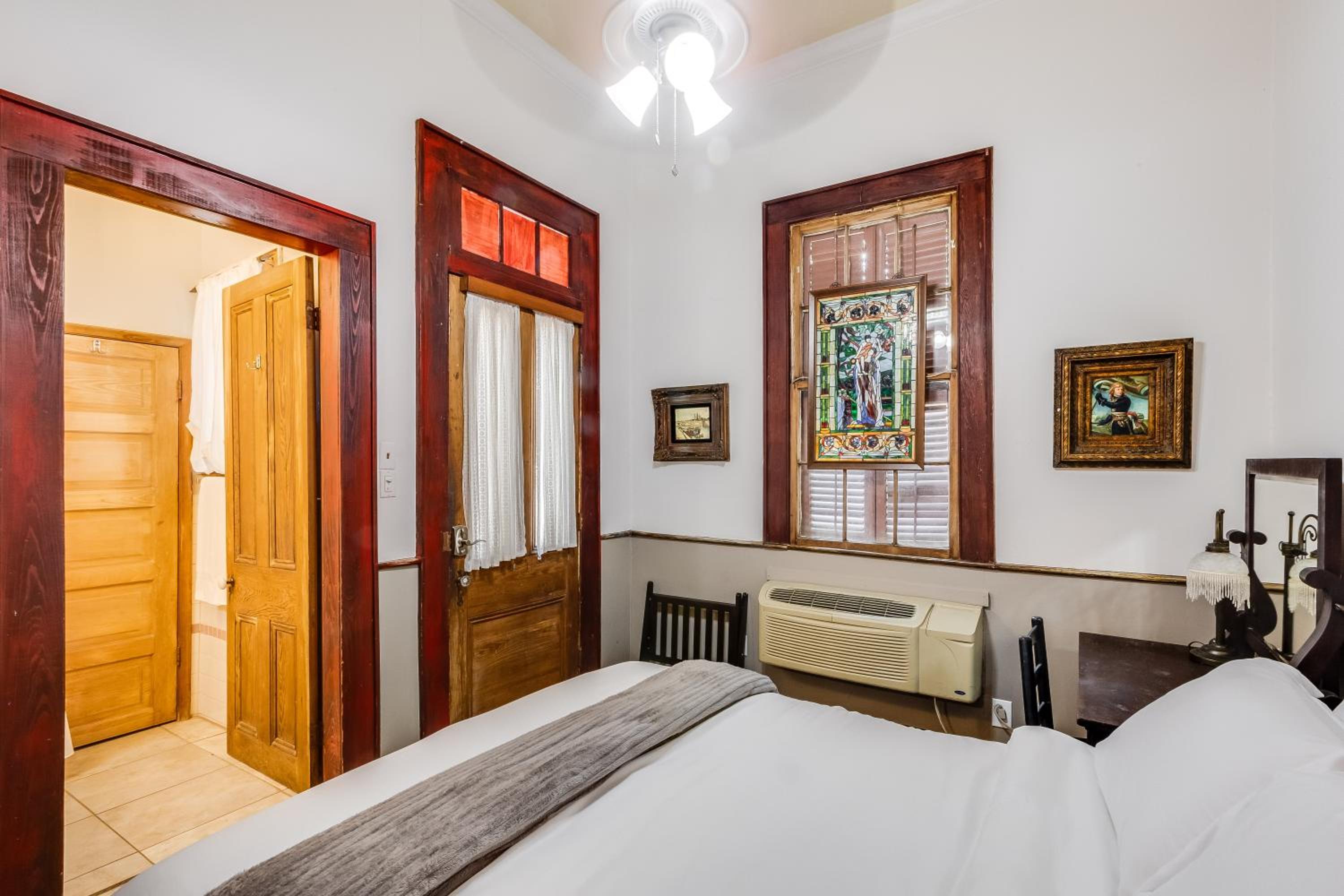 Royal Barracks Guest House