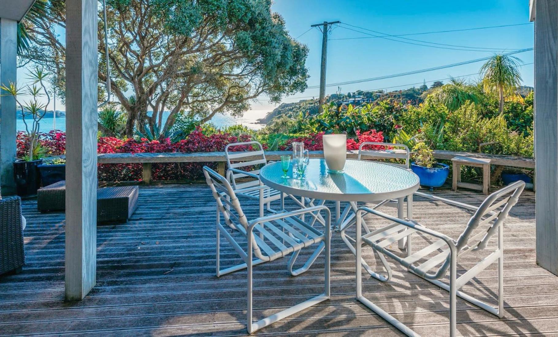 Casa on Tawa, Oneroa - Be My Guest Waiheke view 3