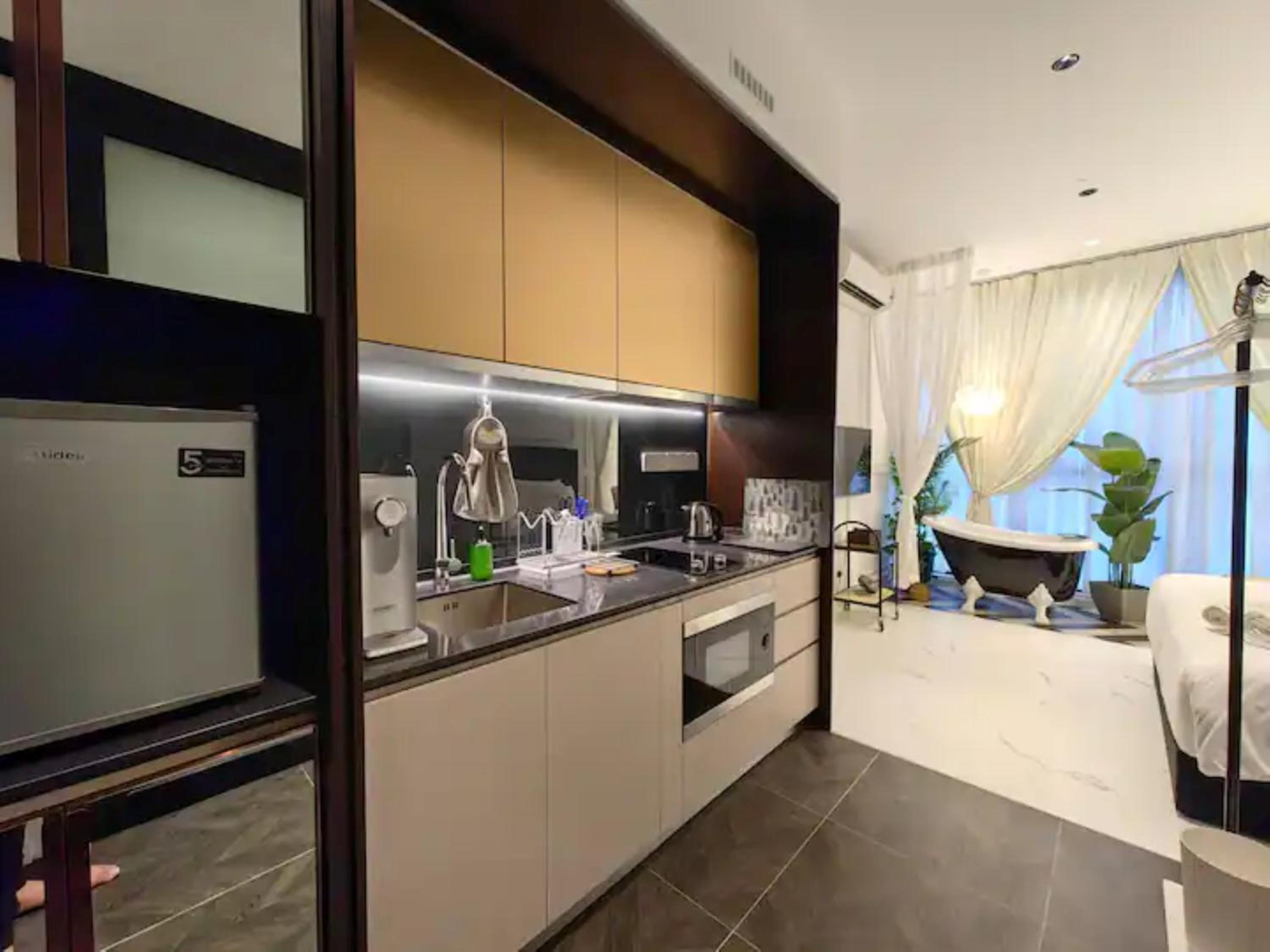 Scarletz Suites by Stevvy KL Home Stay