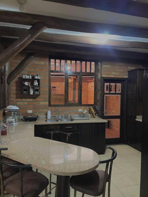 Bella casa estilo rustico moderno