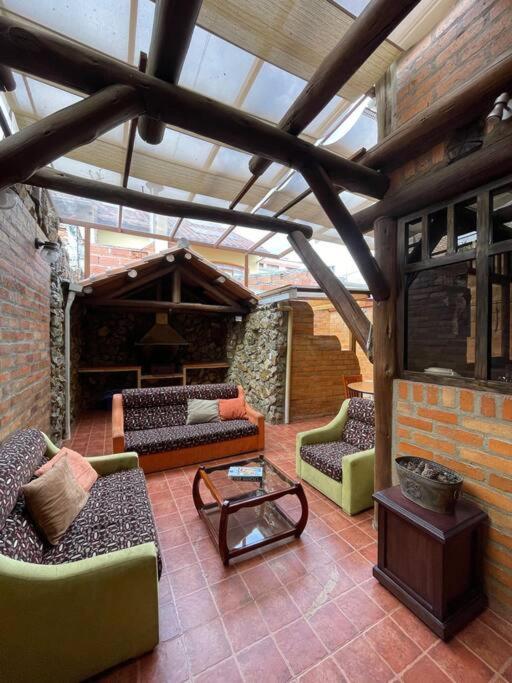 Bella casa estilo rustico moderno