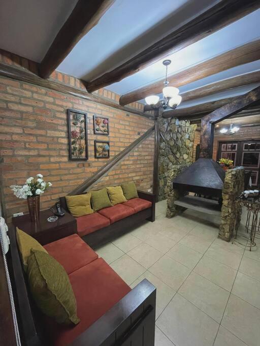 Bella casa estilo rustico moderno