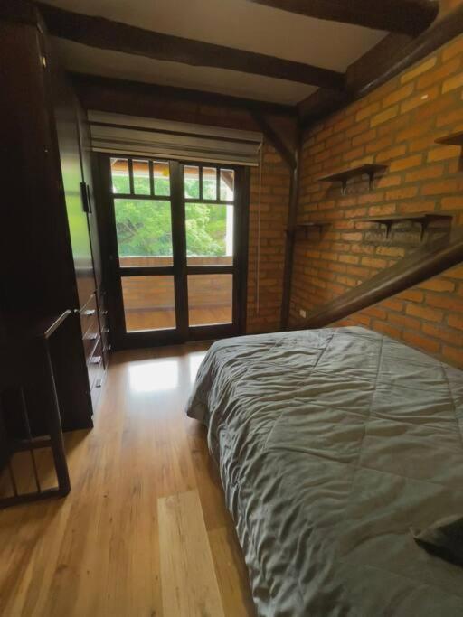 Bella casa estilo rustico moderno