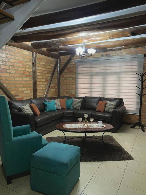 Bella casa estilo rustico moderno