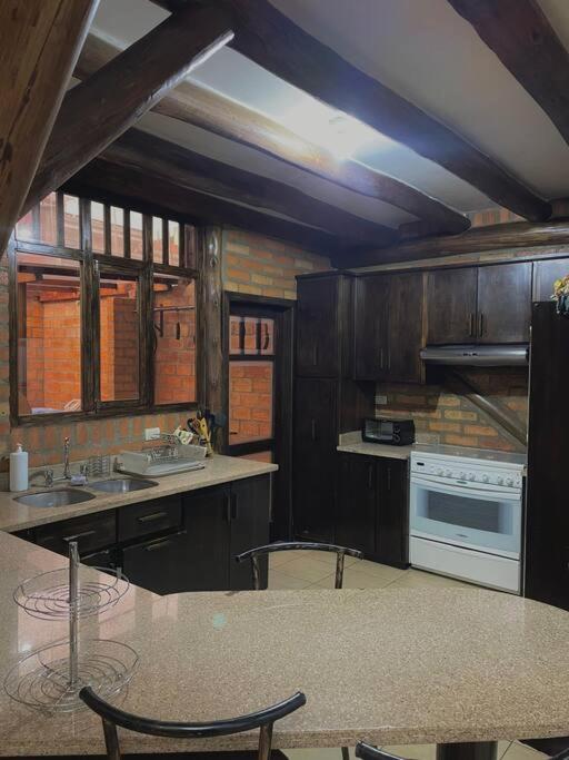 Bella casa estilo rustico moderno