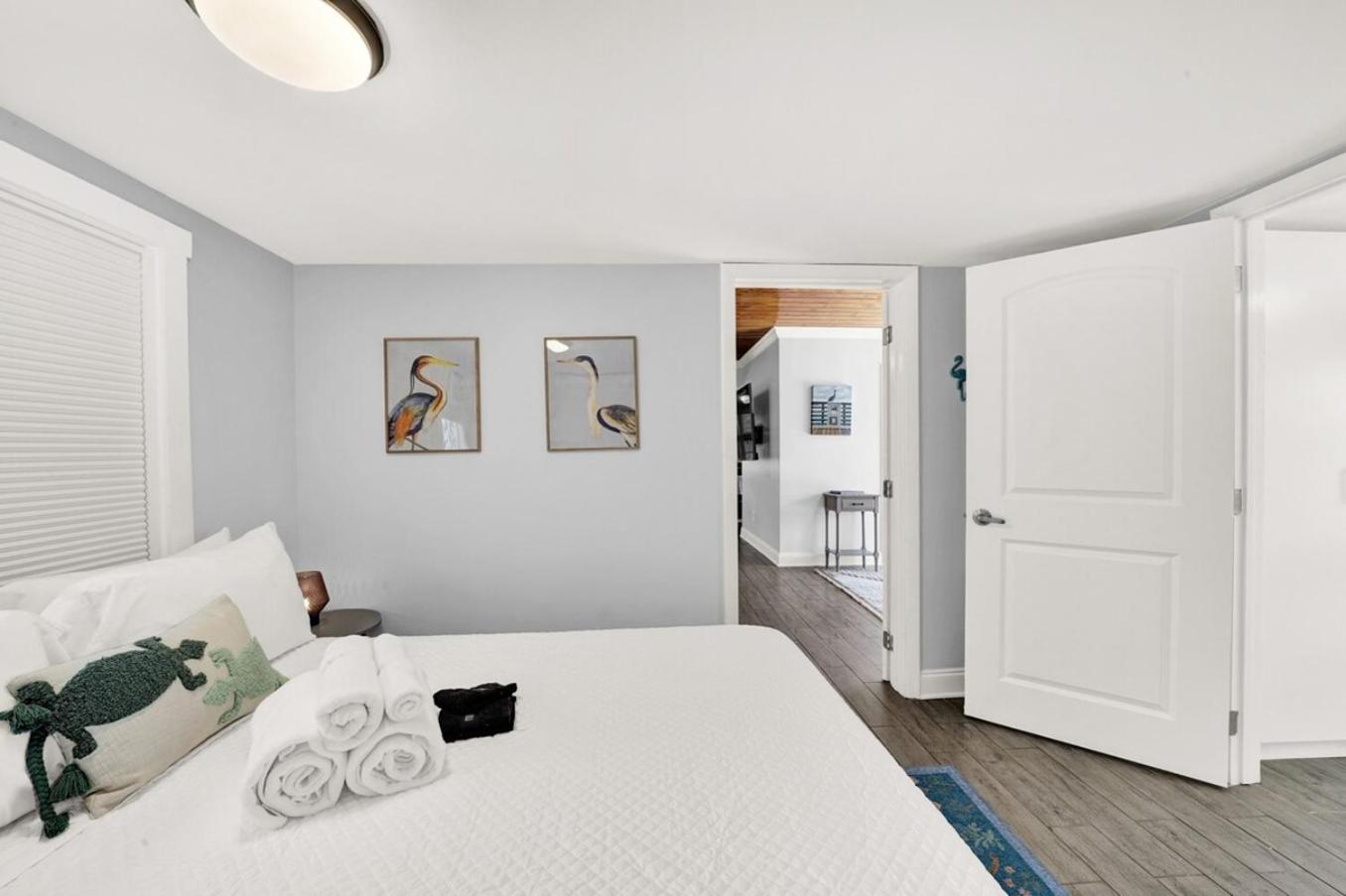 2-Cottage Downtown Oasis, PoolSpa by PMI