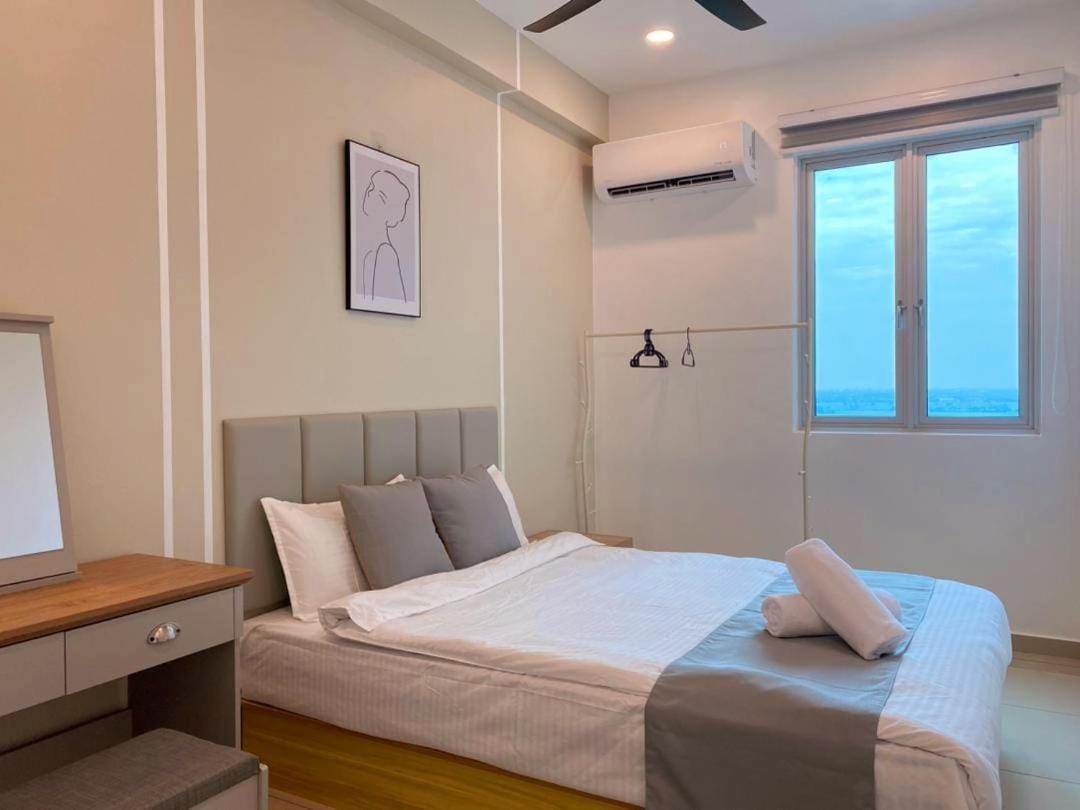 JOVIAL Modern Cozy Suite `Metropol BM BandarPerda view 5