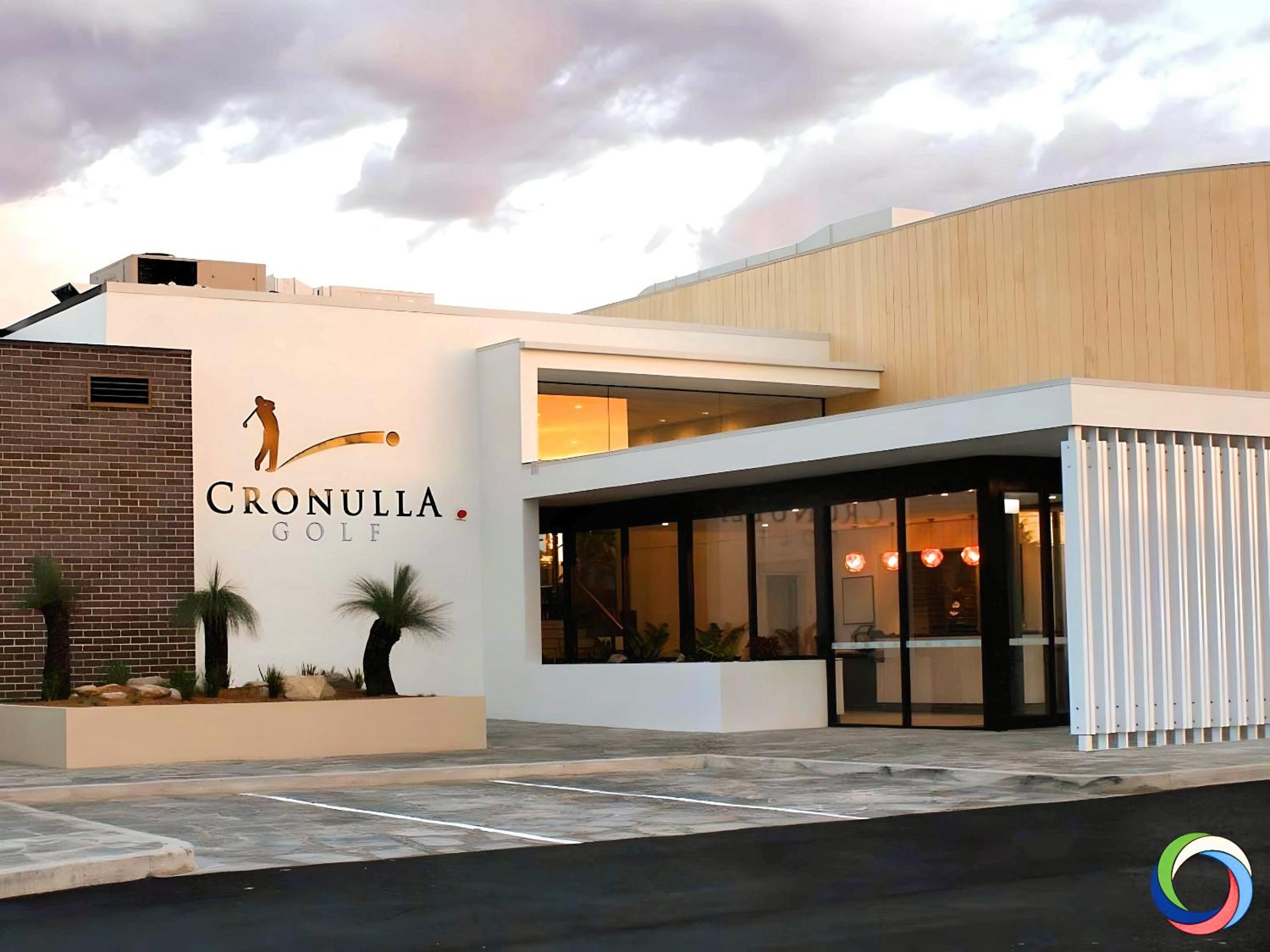 Beachside Escape Walk to Beach & Cronulla Golf Club Sleeps 3