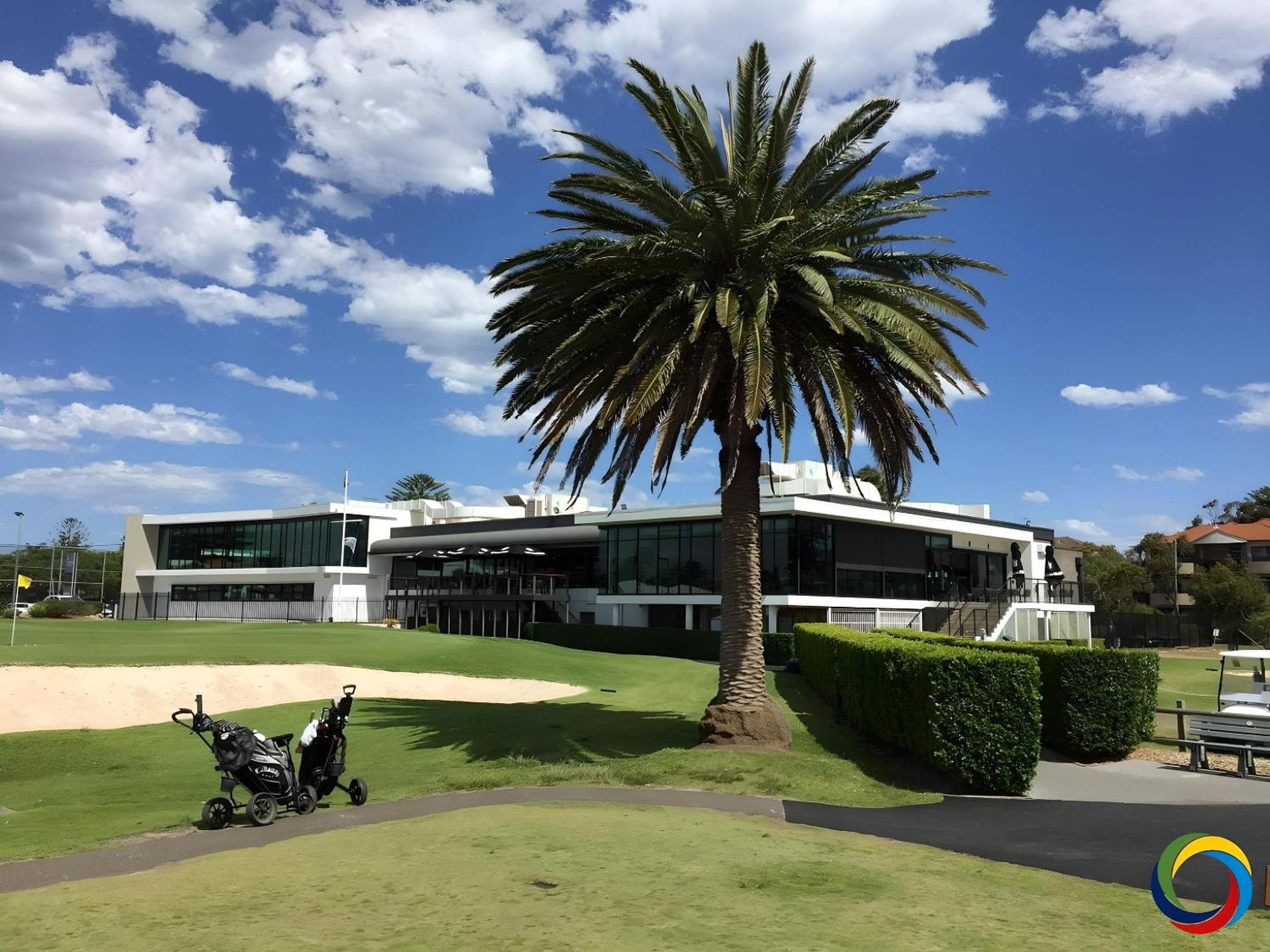 Beachside Escape Walk to Beach & Cronulla Golf Club Sleeps 3