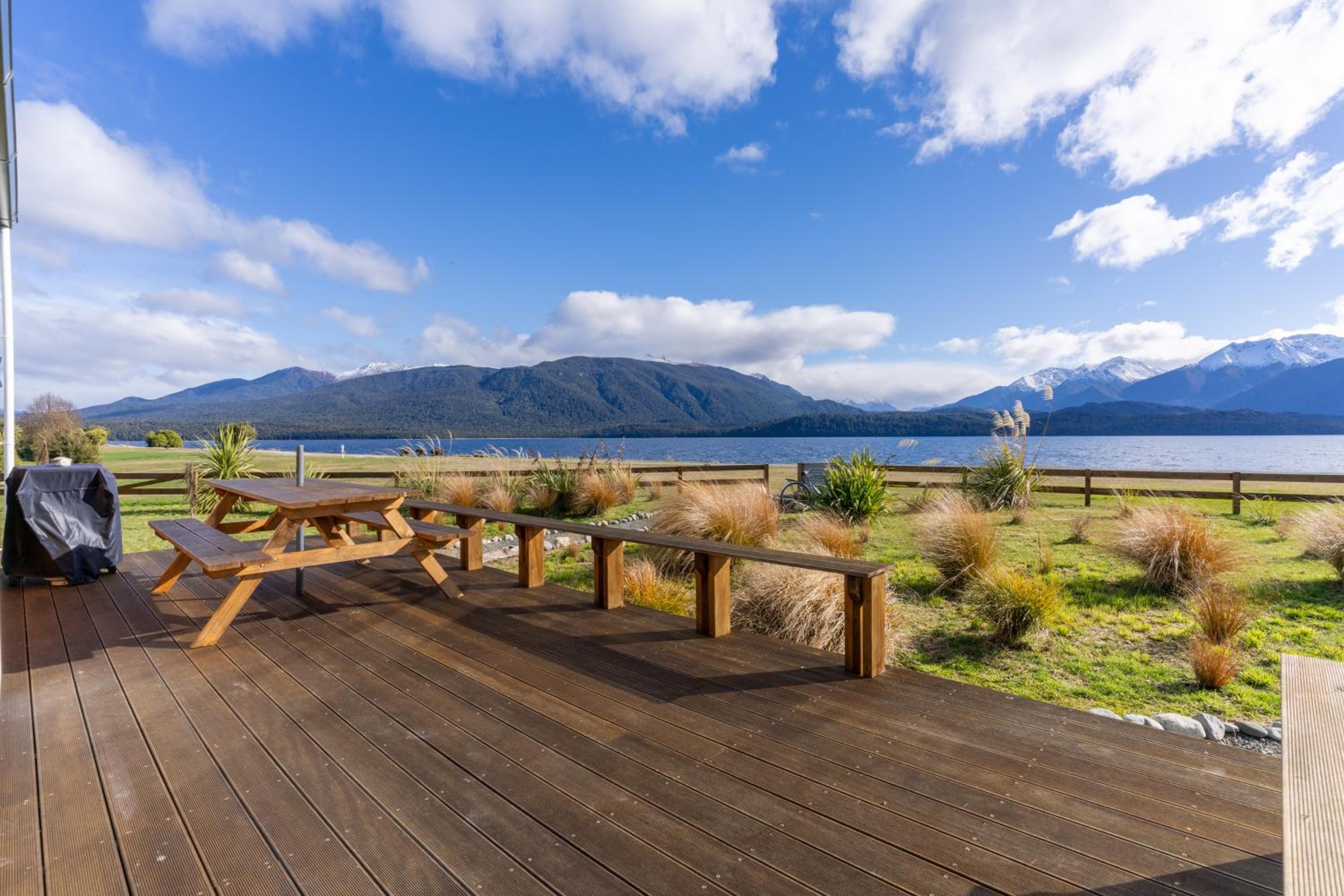Tiny Piece of Paradise - Te Anau Tiny House view 5