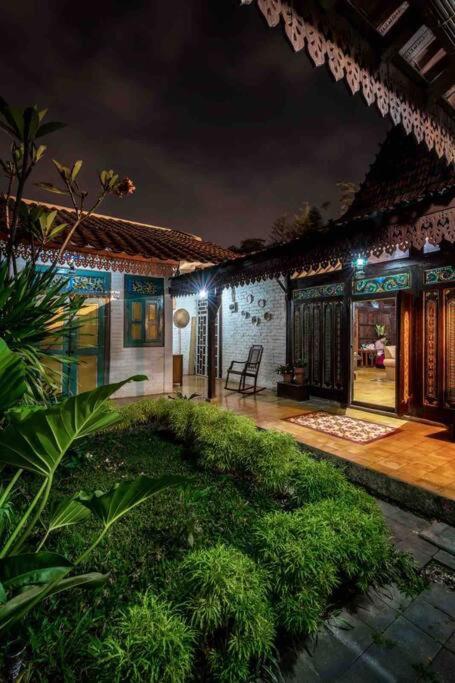 Joglo House in Central Bogor By penggemarlawas view 2