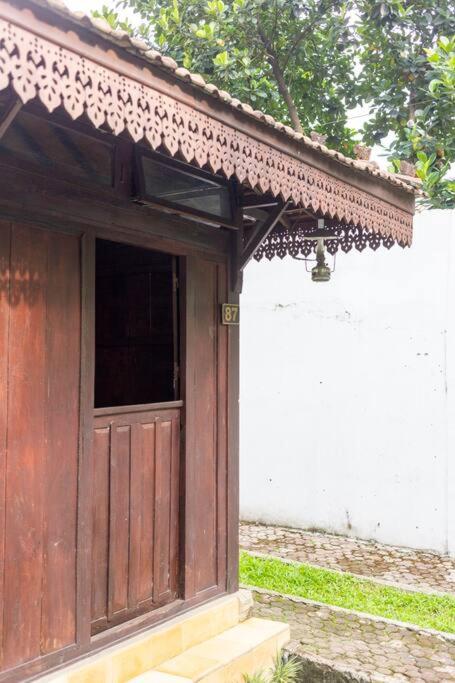 Joglo House in Central Bogor By penggemarlawas view 3