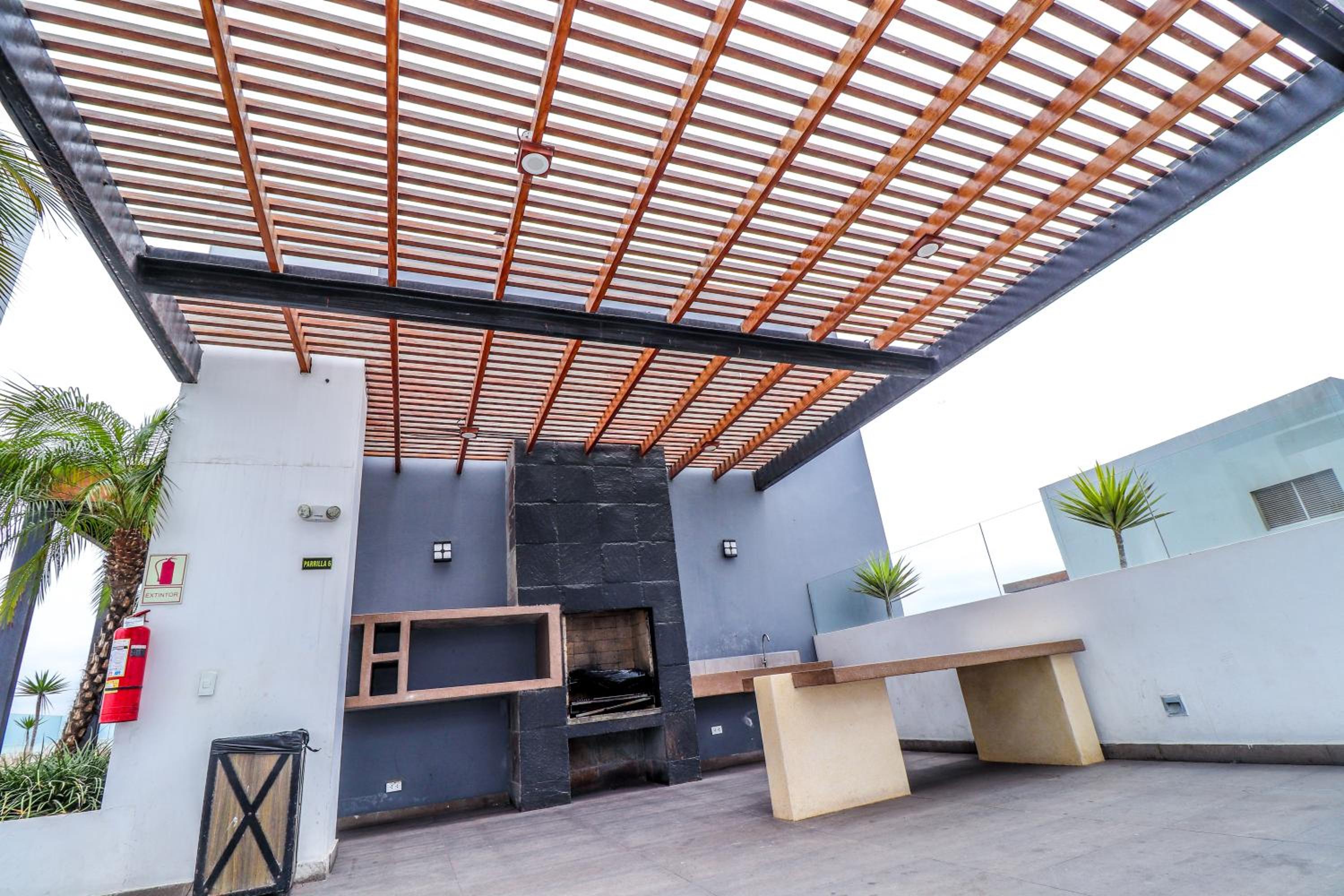 Vive y trabaja con estilo en San Miguel, moderno departamento de 2 dorms con balcon view 4