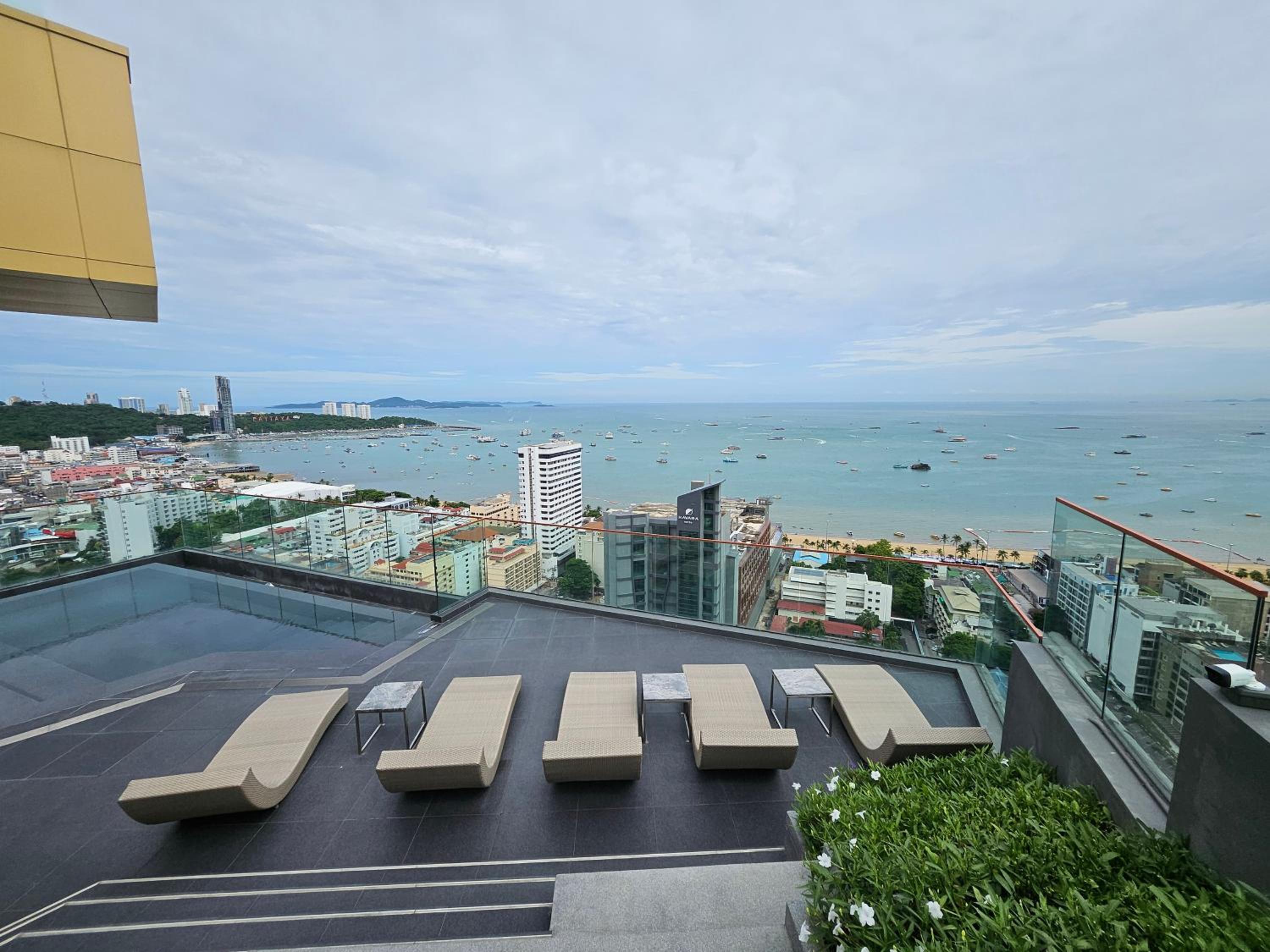 The Edge Central Pattaya 25th High Floor, Pattaya City