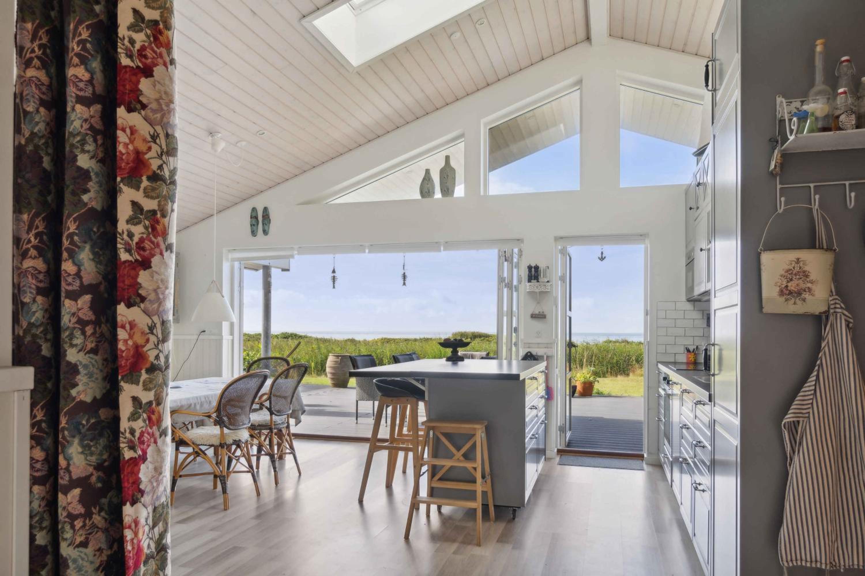 Fantastic Summer House With Sea View