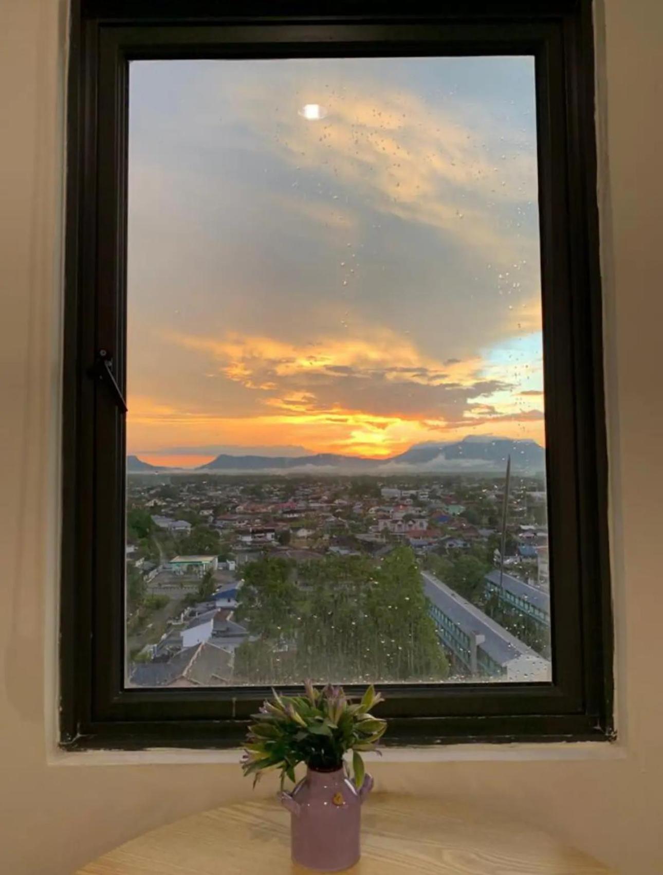 Kozi Apartment With Sunset View photo 4