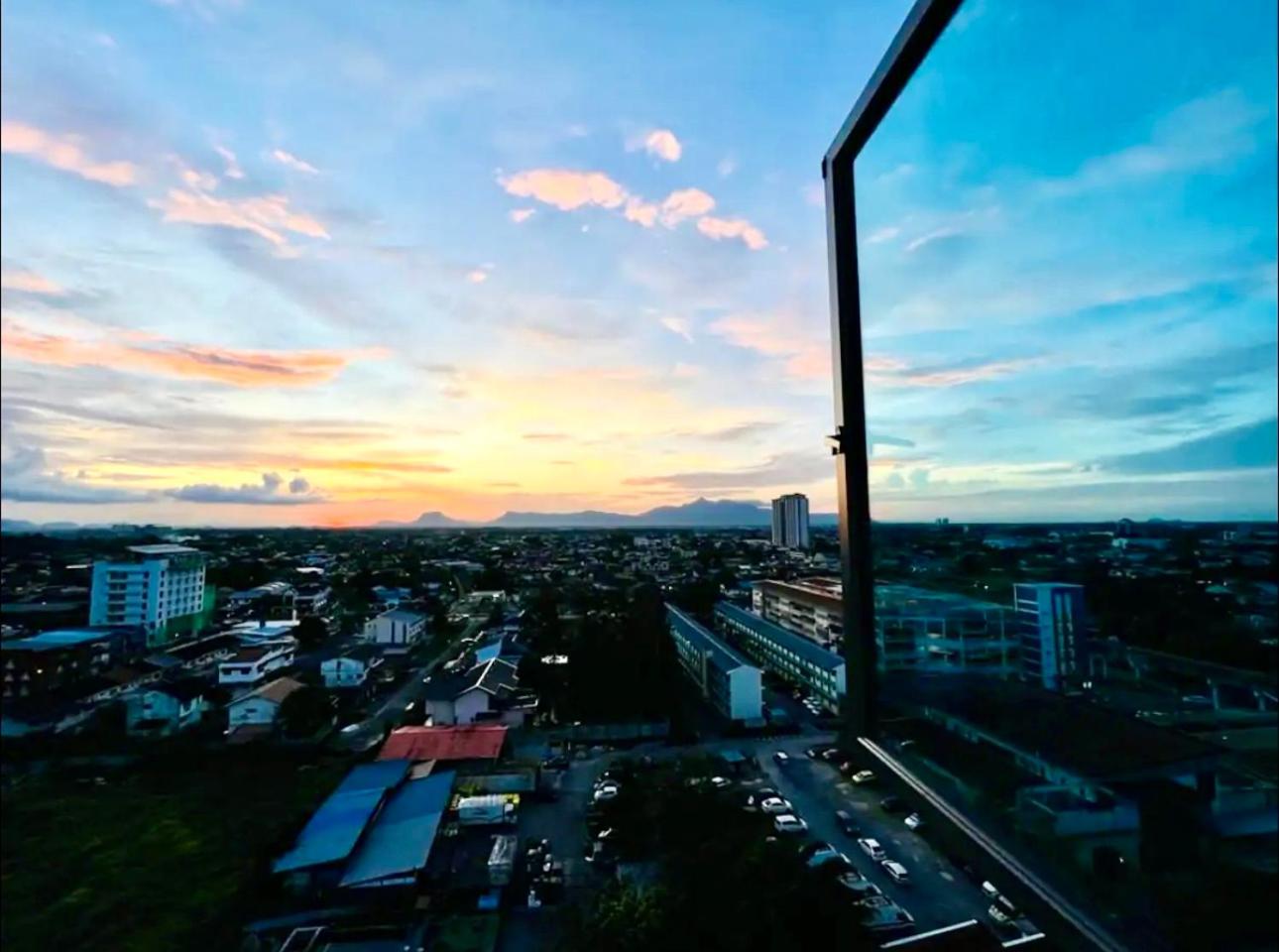 Kozi Apartment With Sunset View photo 6