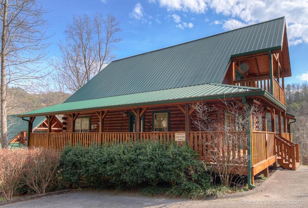 Smoky Heights Overlook, Luxury Log Cabin, Mountain & City Views view 4