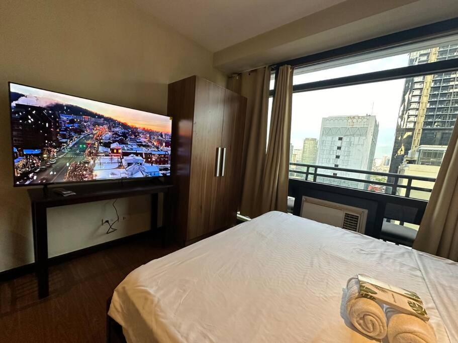 Studio with Balcony in The Gramercy Residences view 3