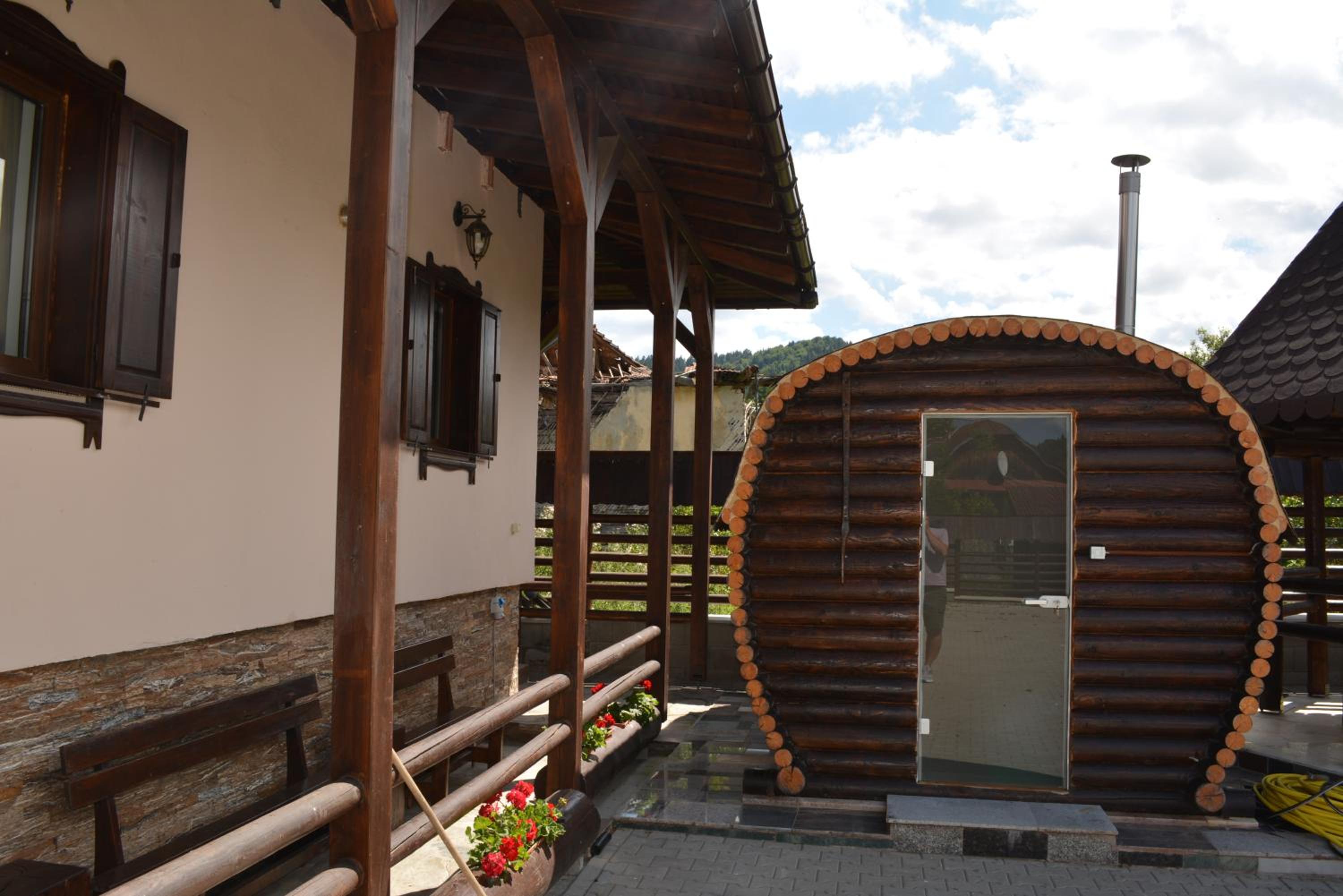Photo 11