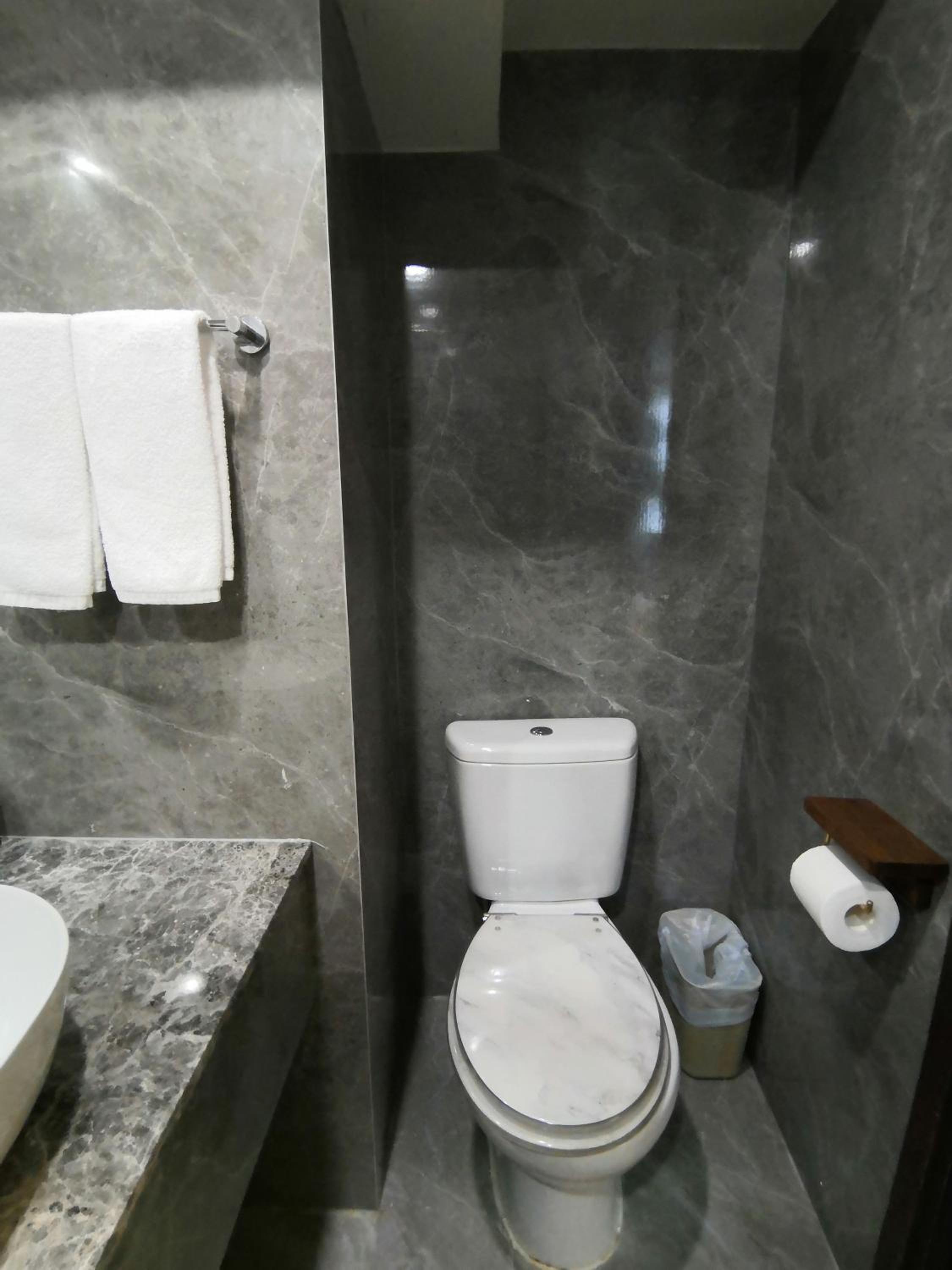 Hennessy Hotel
