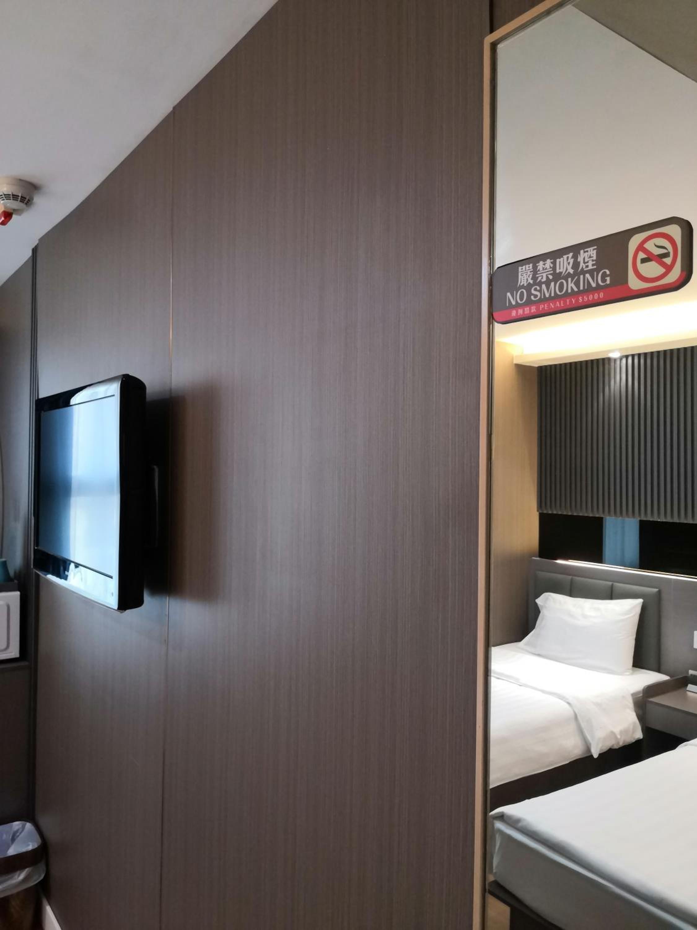 Hennessy Hotel