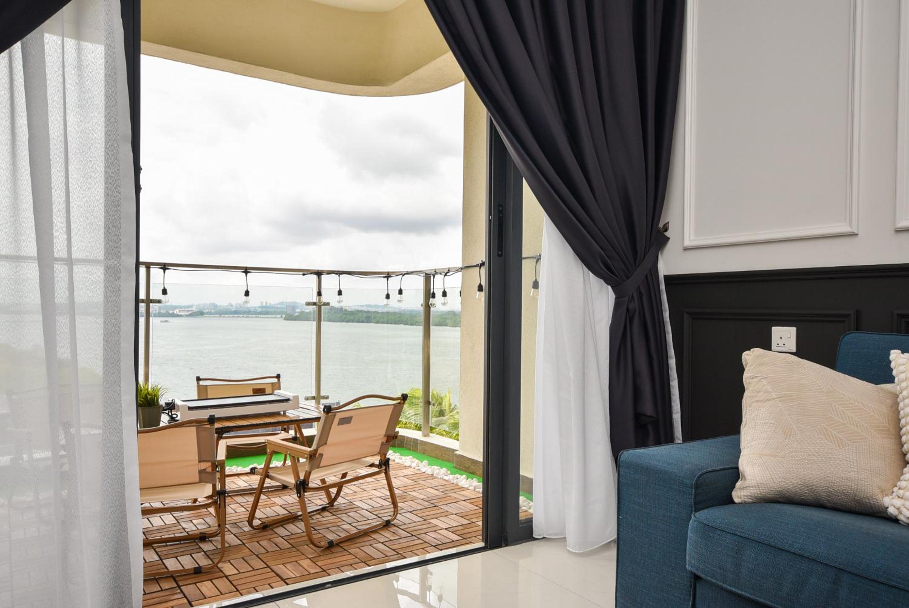 Country Garden Seaview Suite by Nest Home at Danga Bay