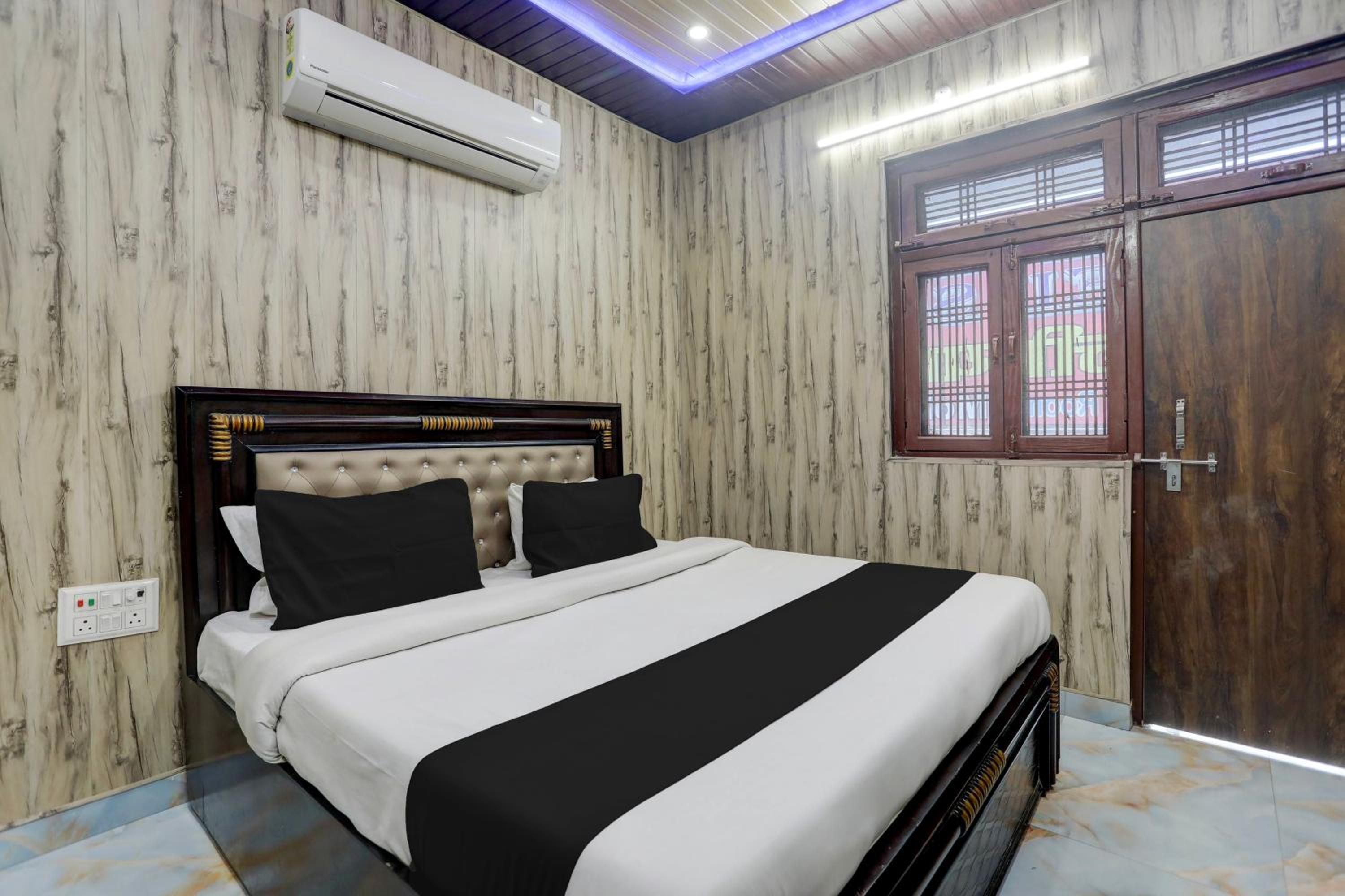 Hotel O The Grand Soron view 3
